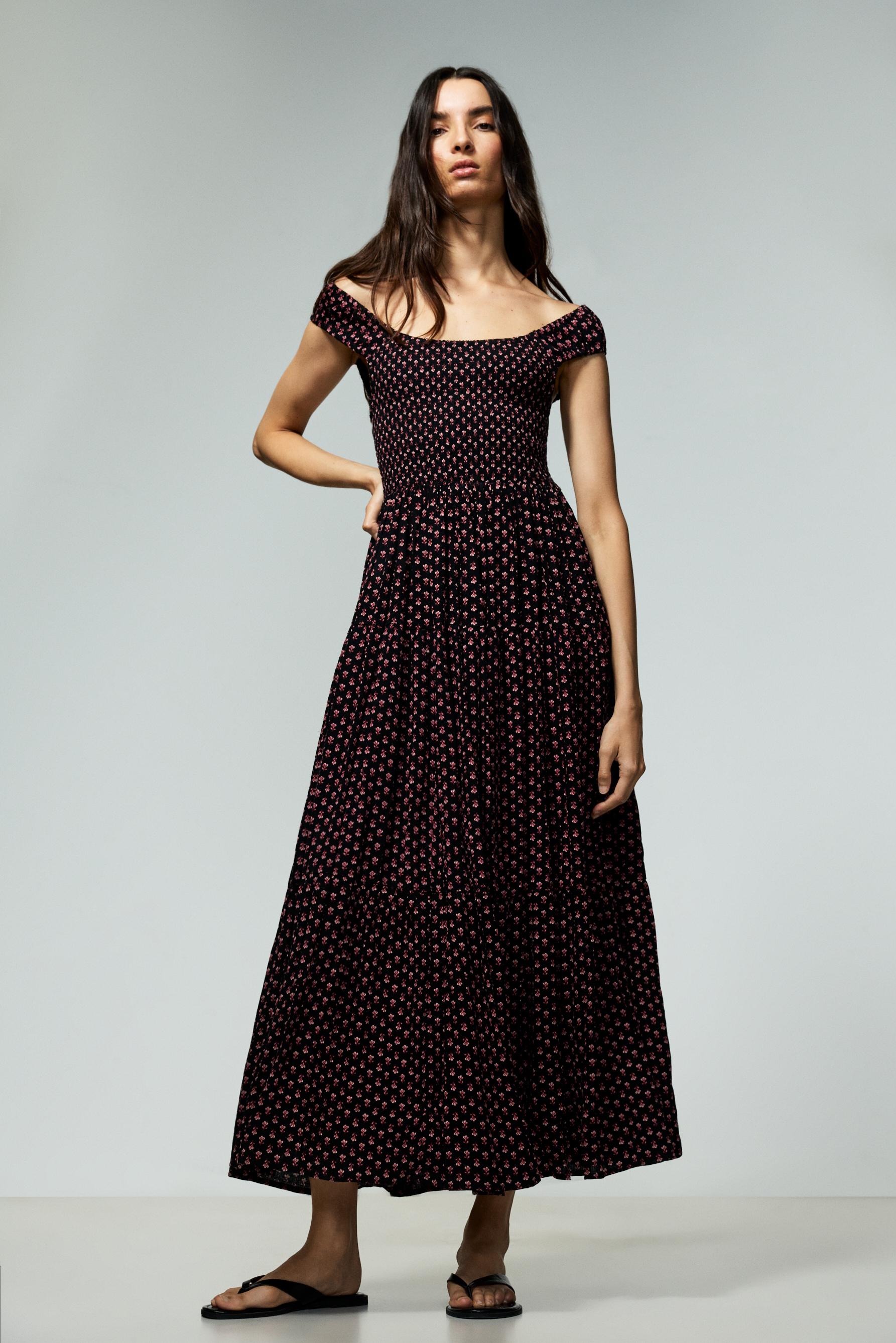 Smocked midi dress — RED/BLACK
