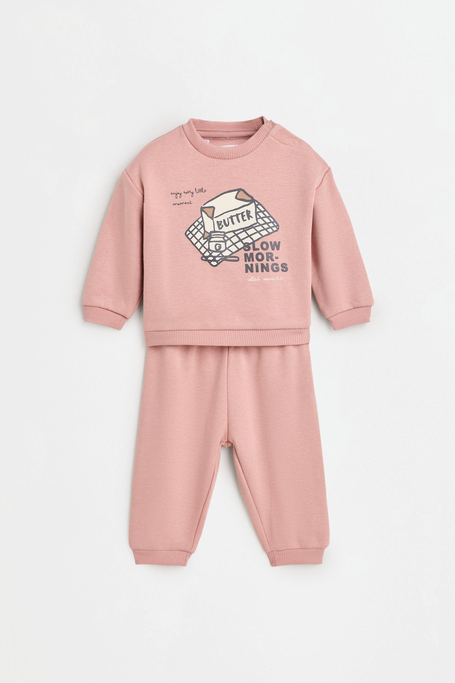 Set sudadera estampada y pantalón felpa