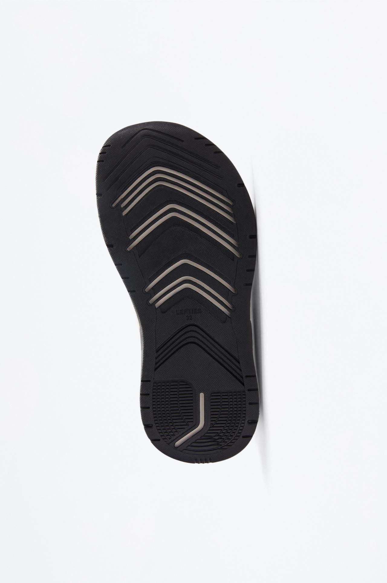 CASUAL BAREFOOT SPORTS SHOES — WHITE