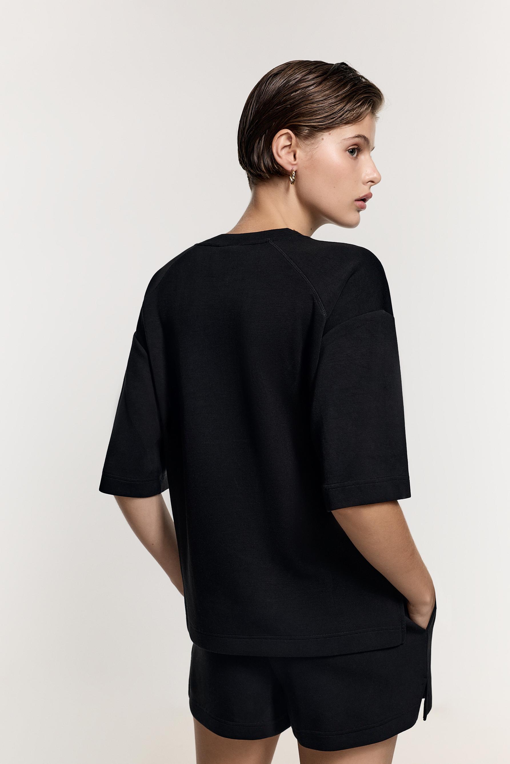 Raglan sleeve sweatshirt — BLACK
