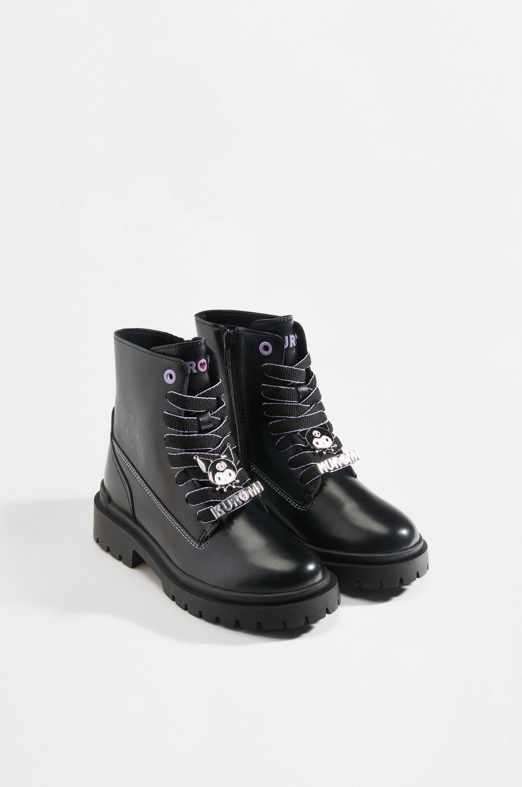 Kuromi Hello Kitty ©SANRIO lace-up boots — BLACK