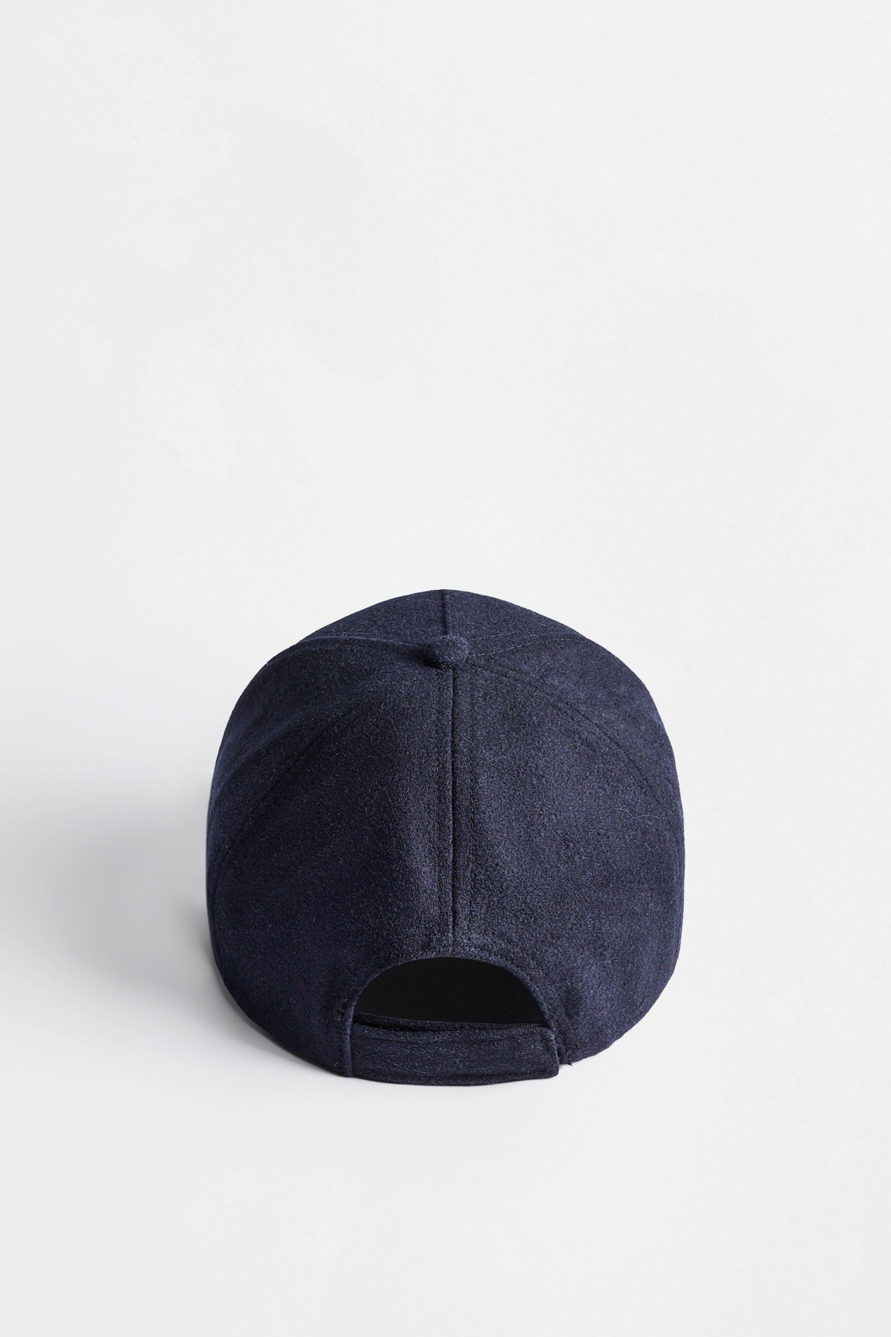 Embroidered felt cap — NAVY/WHITE