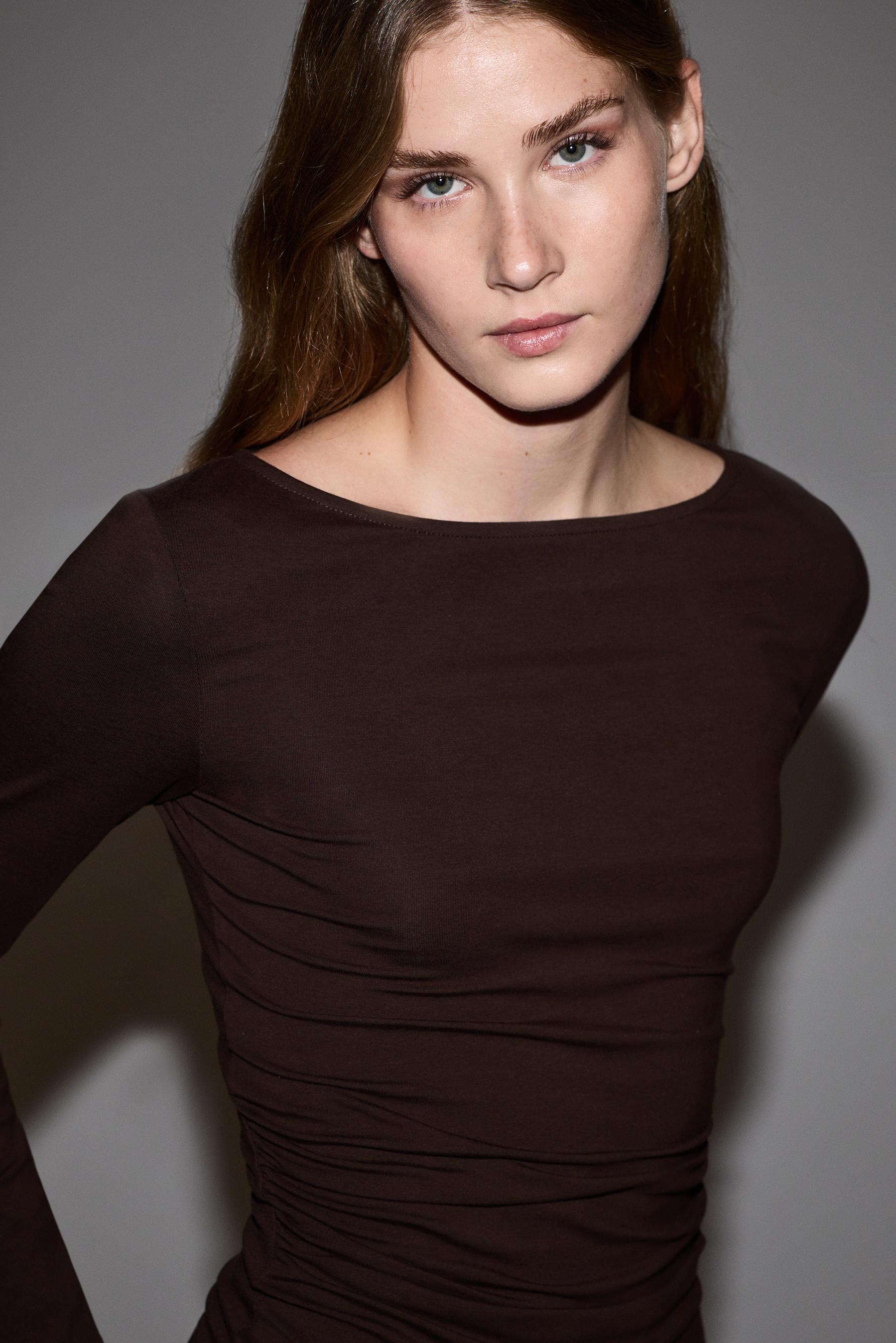 Ruched T-shirt — CHOCOLATE