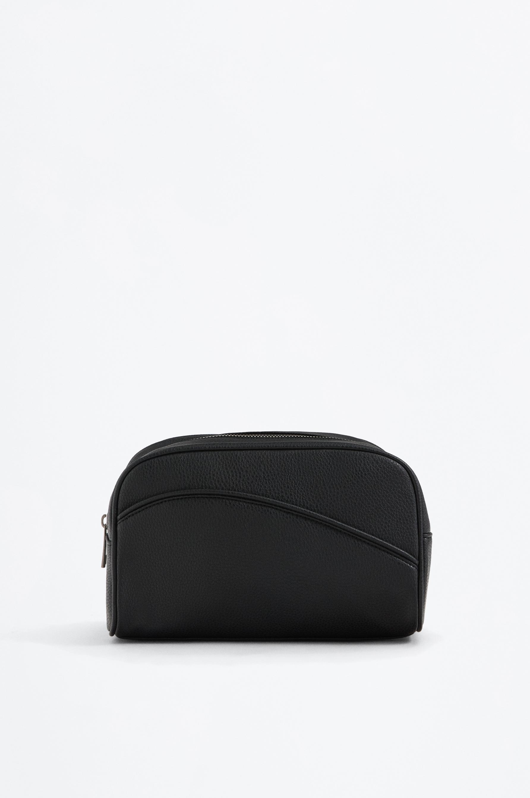 Minimal toiletry bag — BLACK