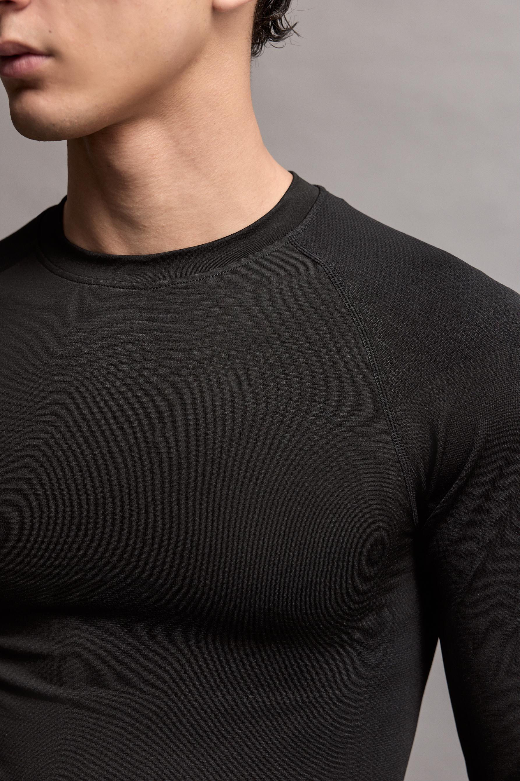 Lightweight thermal insulation T-shirt (-4ºC to 9ºC) — BLACK
