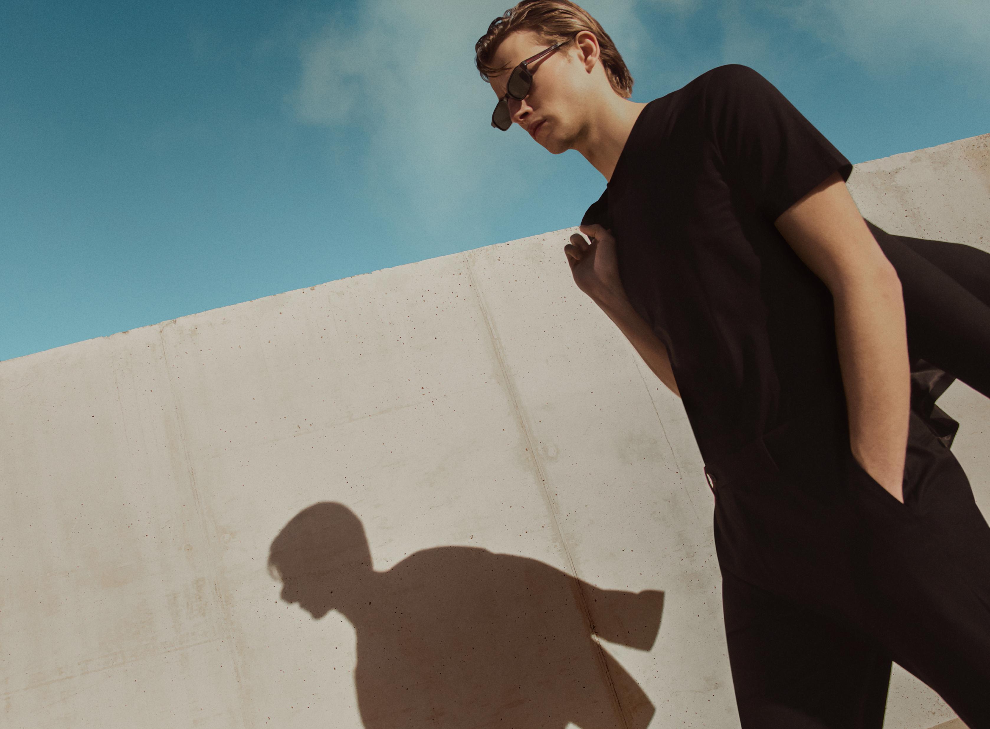 Soft slim fit T-shirt — BLACK