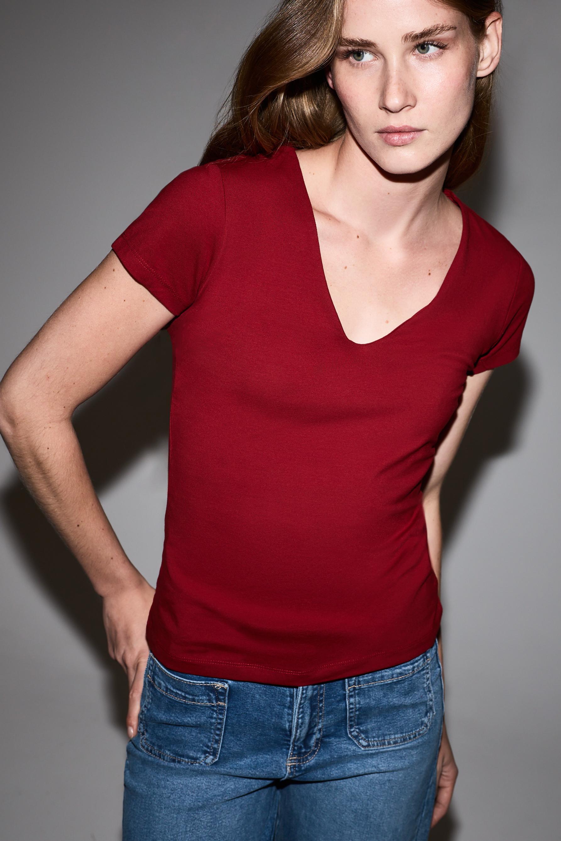 V-neck T-shirt — BRIGHT RED