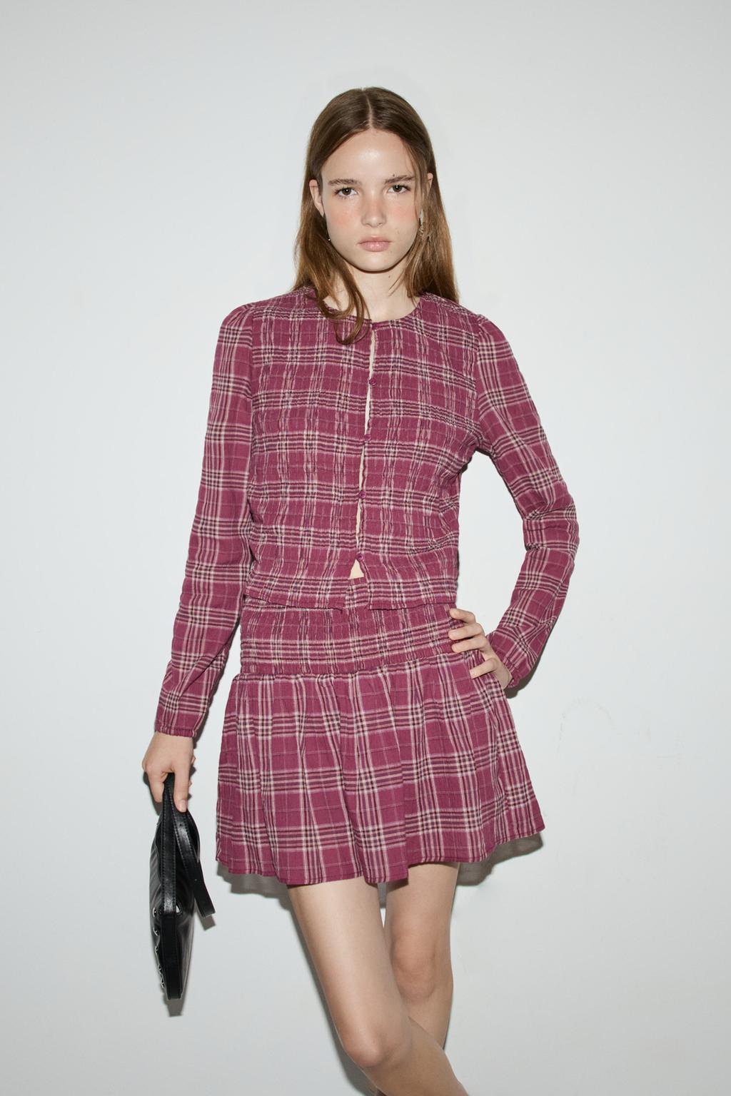 Textured short skirt