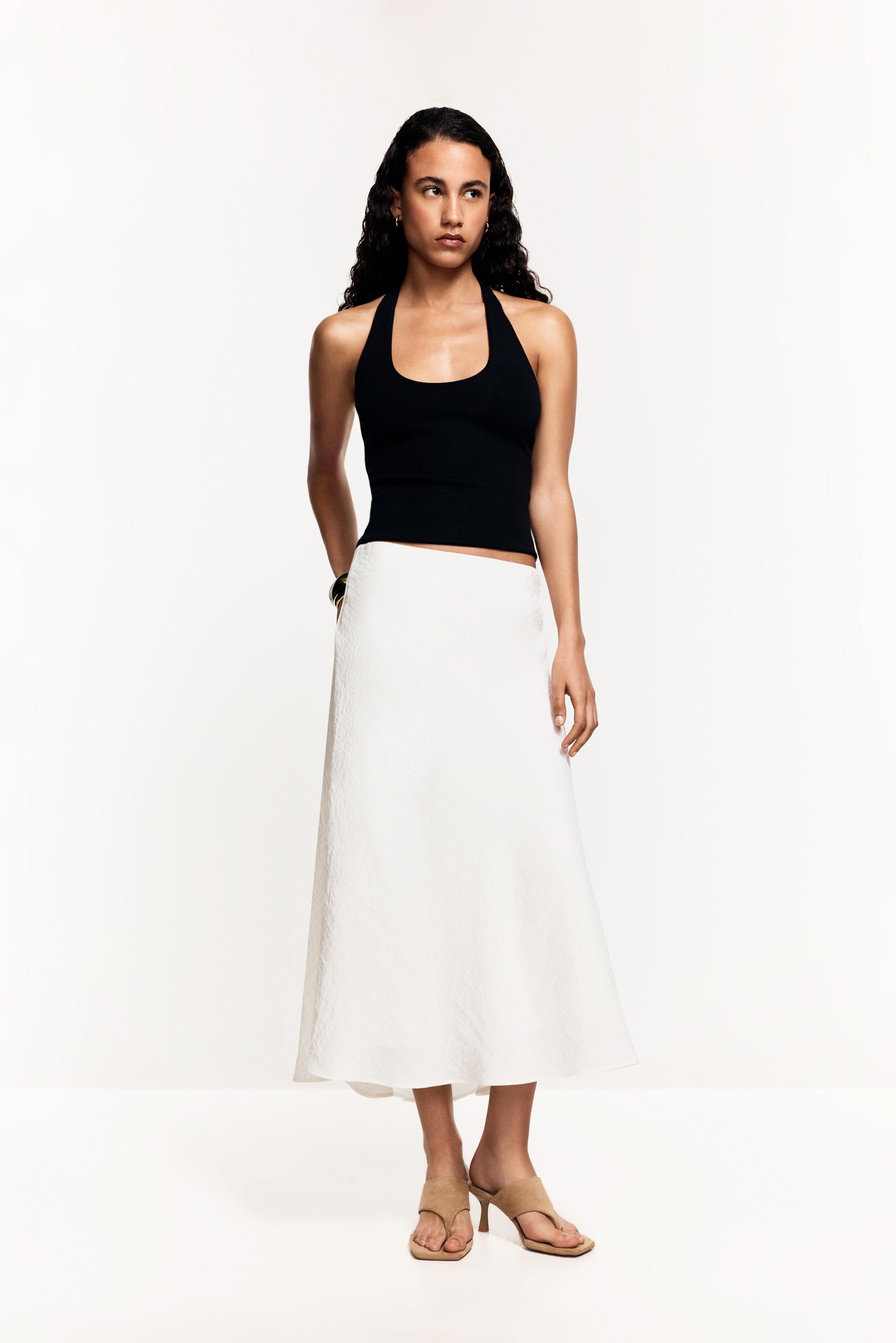 Basic ribbed halter top — BLACK