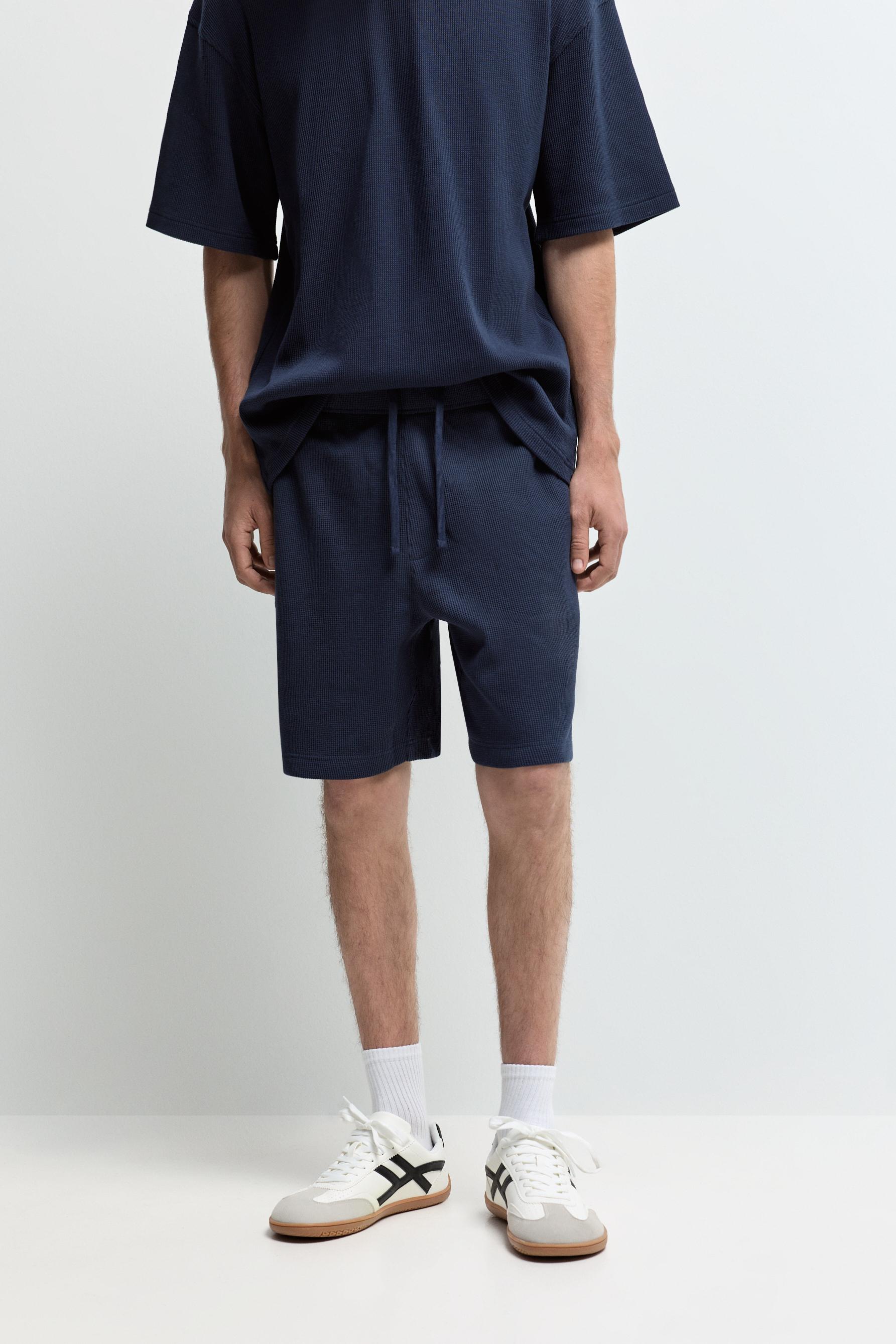 Waffle-knit textured Bermuda shorts — NAVY