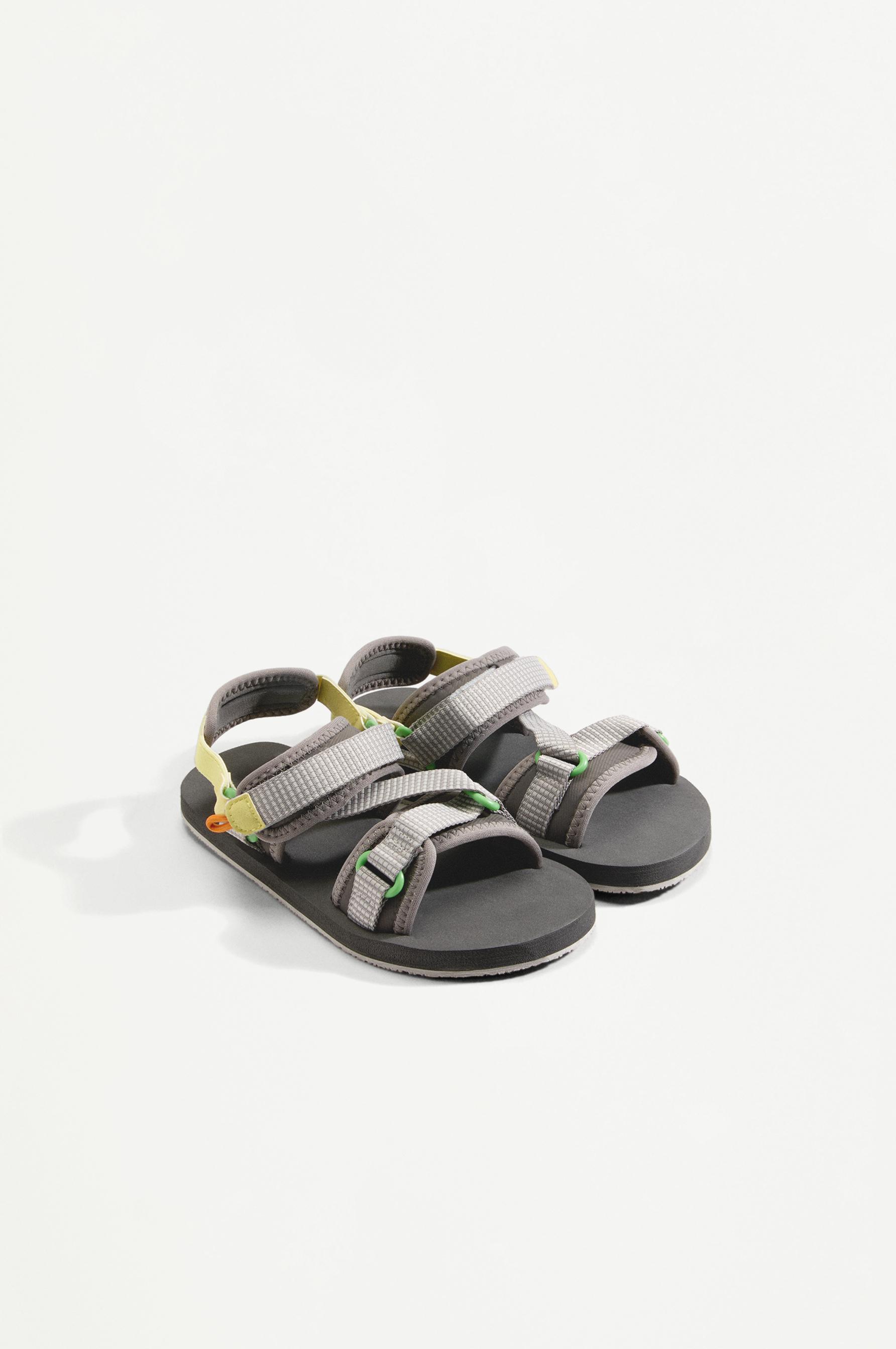 SPORT SANDAL — GREY
