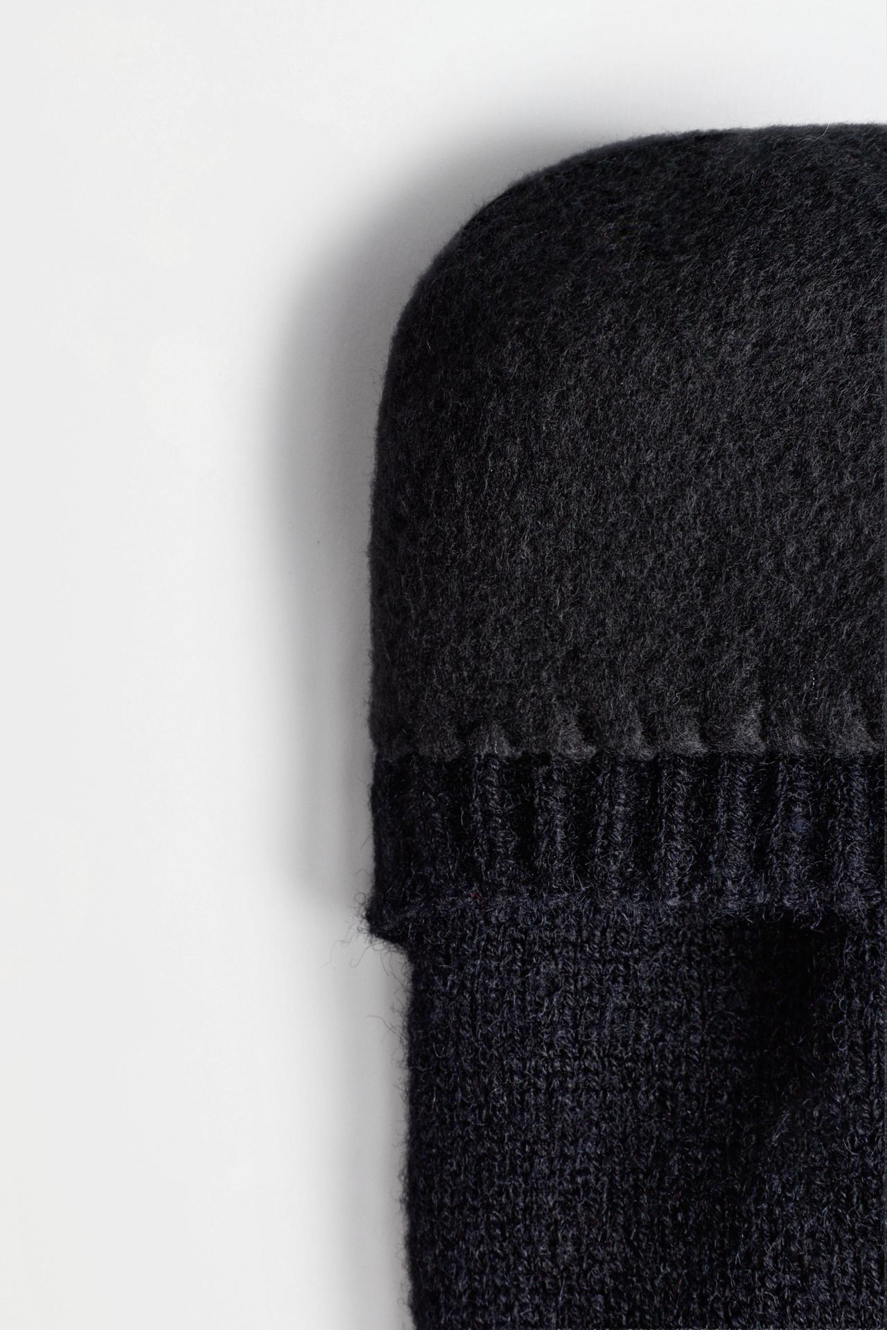 Braided knit mittens — BLACK