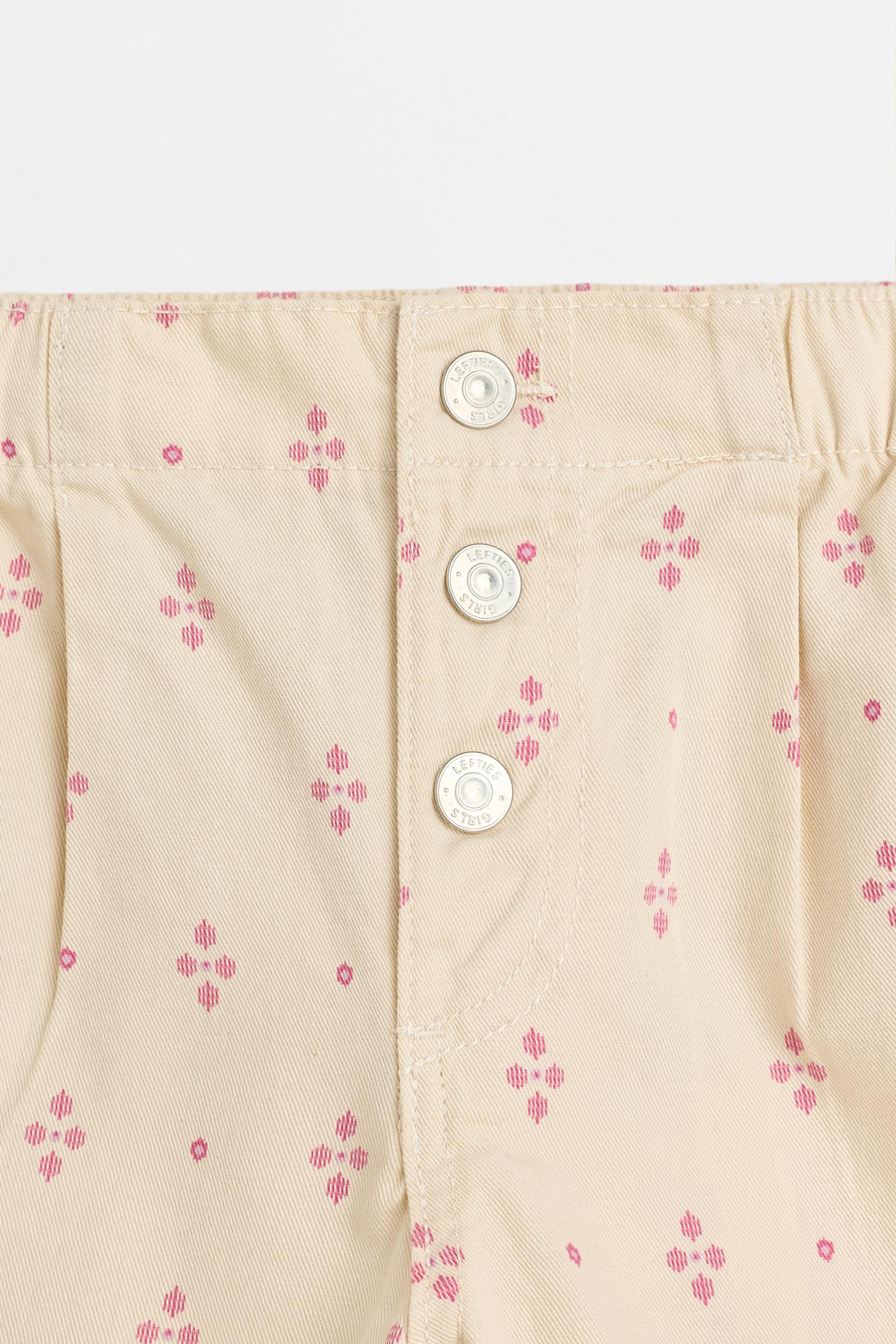 Twill shorts with darts — CREAM