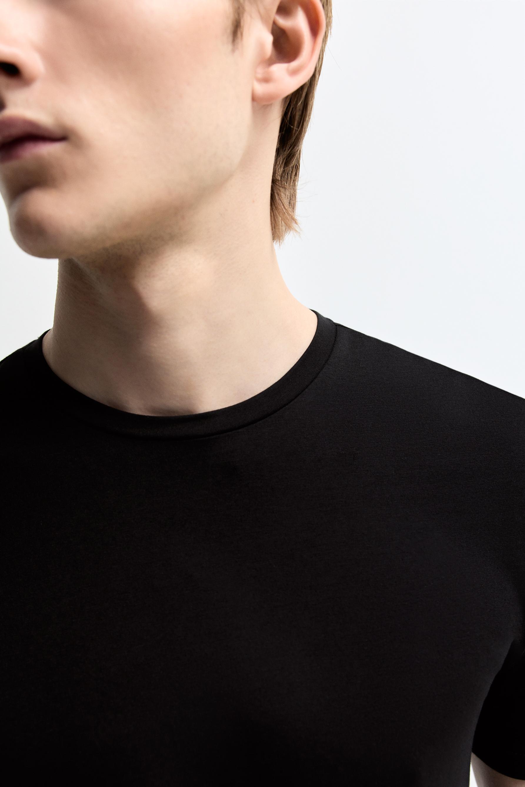 Soft slim fit T-shirt — BLACK