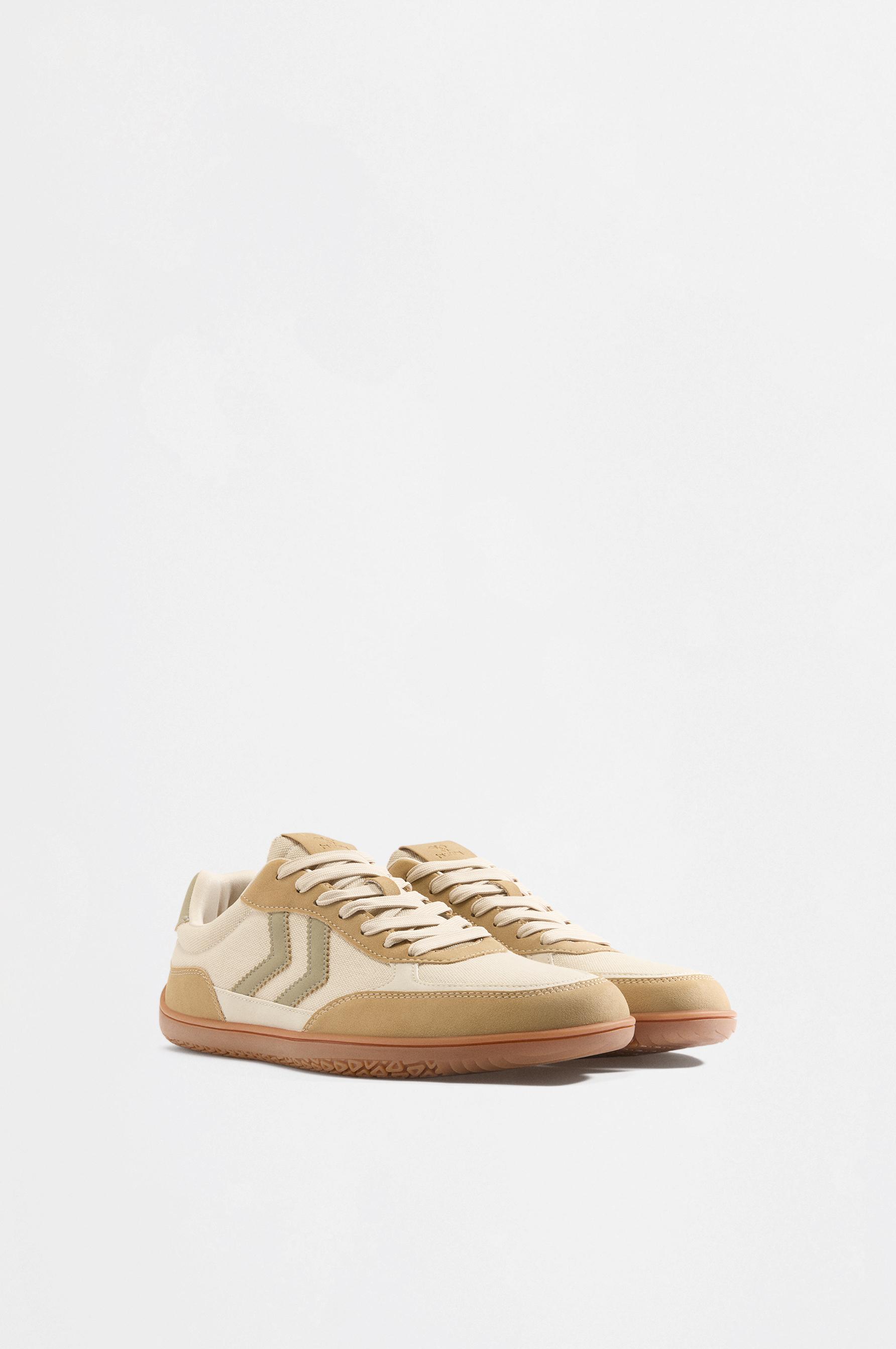 Hummel Barefoot Sneakers — BEIGE
