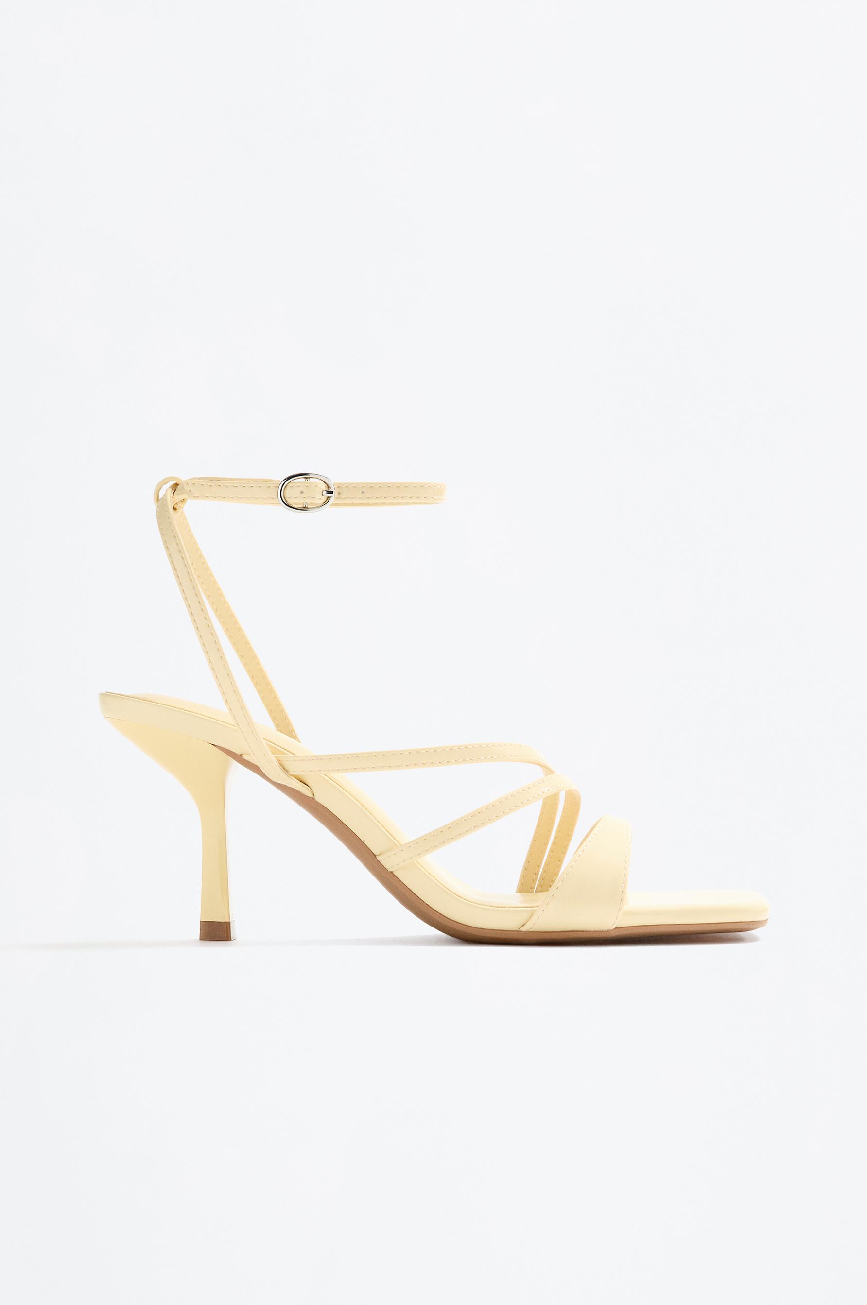 Sandalia tacón multitira