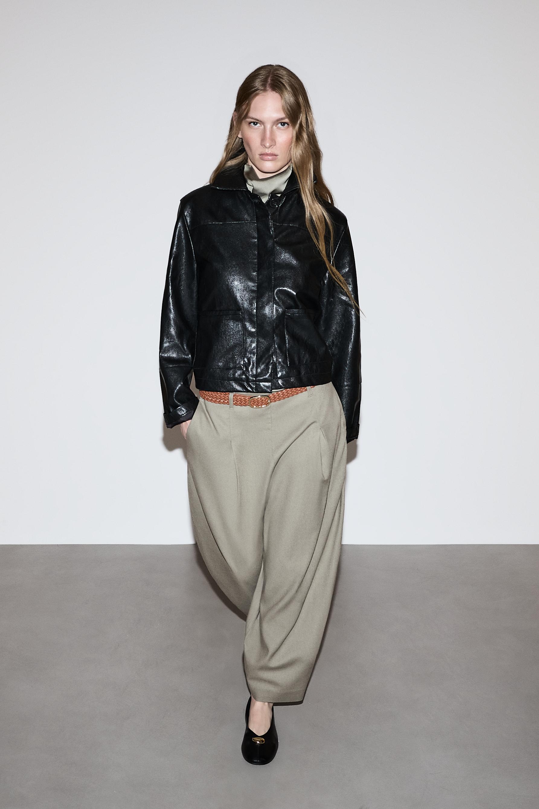 Barrel trousers with belt — PALE KHAKI