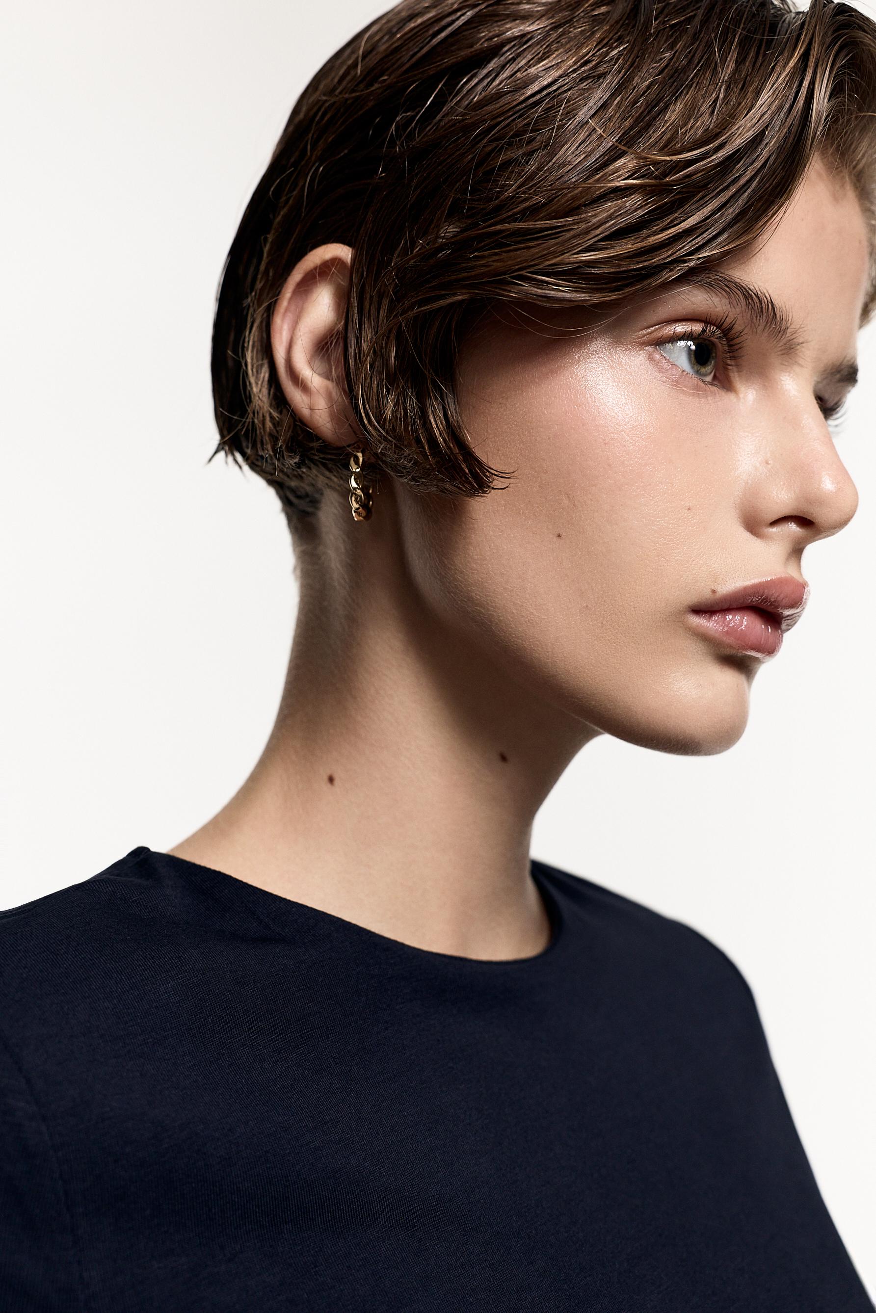 Round neck T-shirt — NAVY