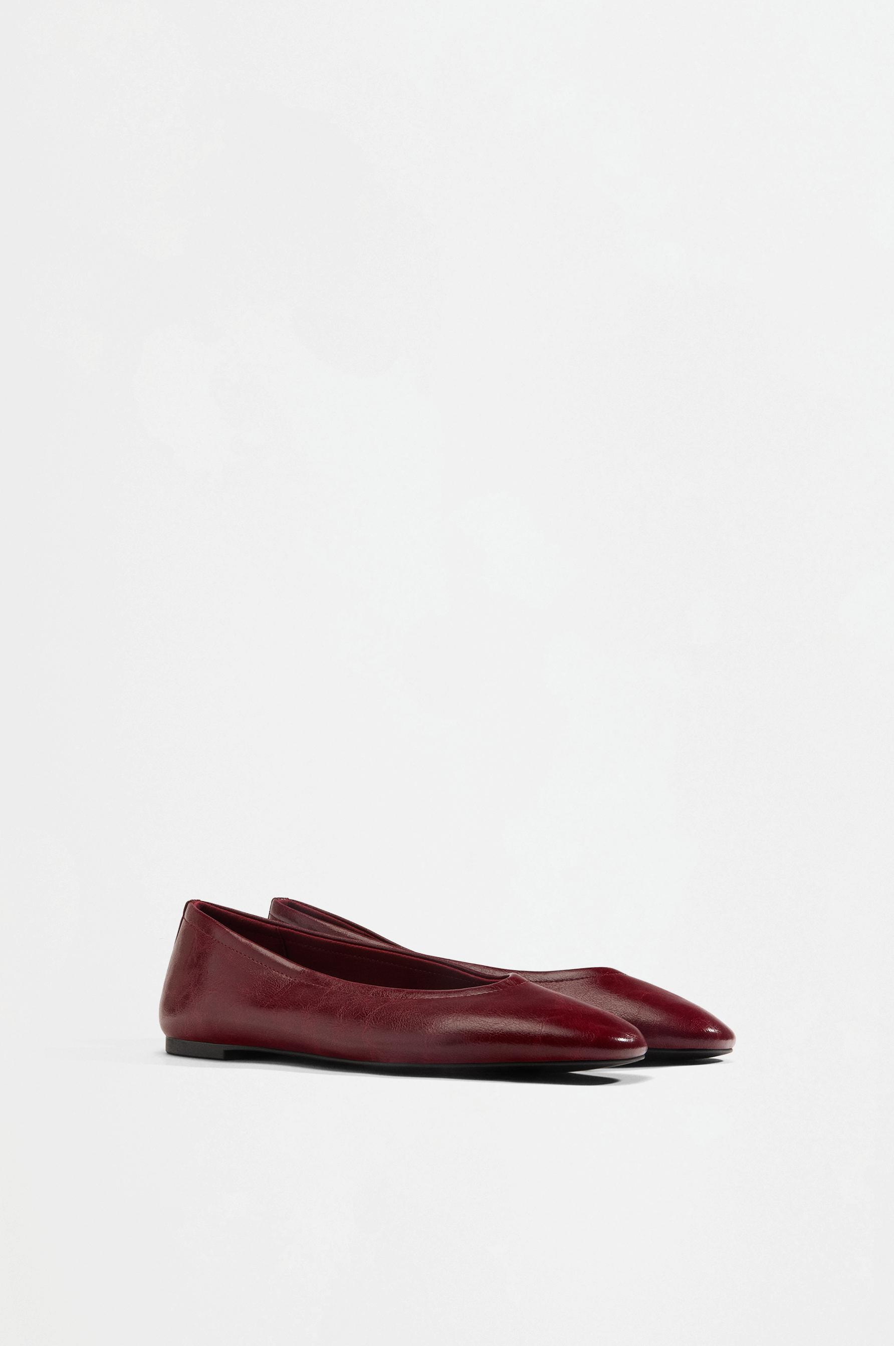Minimalist ballet flats — RED