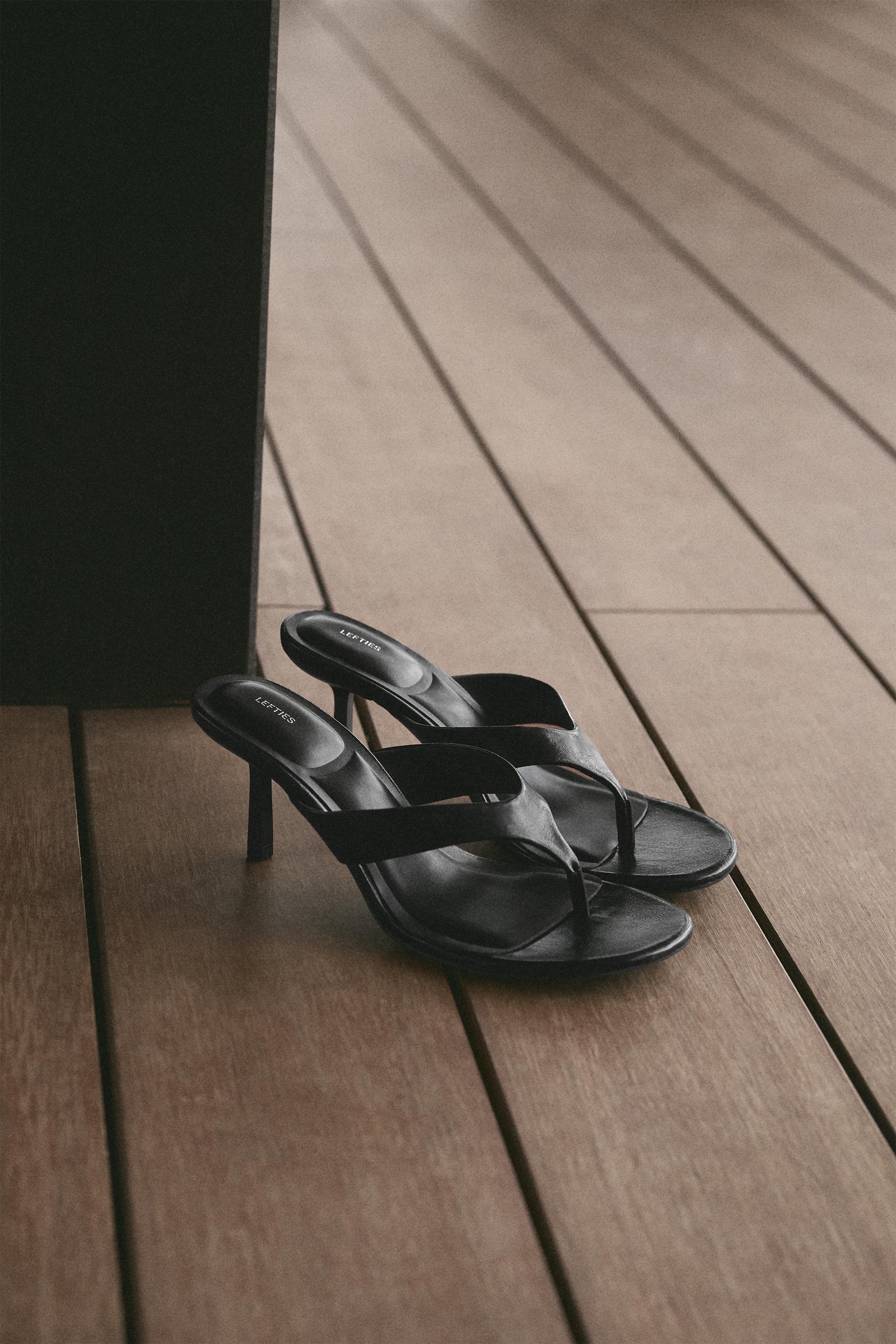 Thong heeled sandals — BLACK