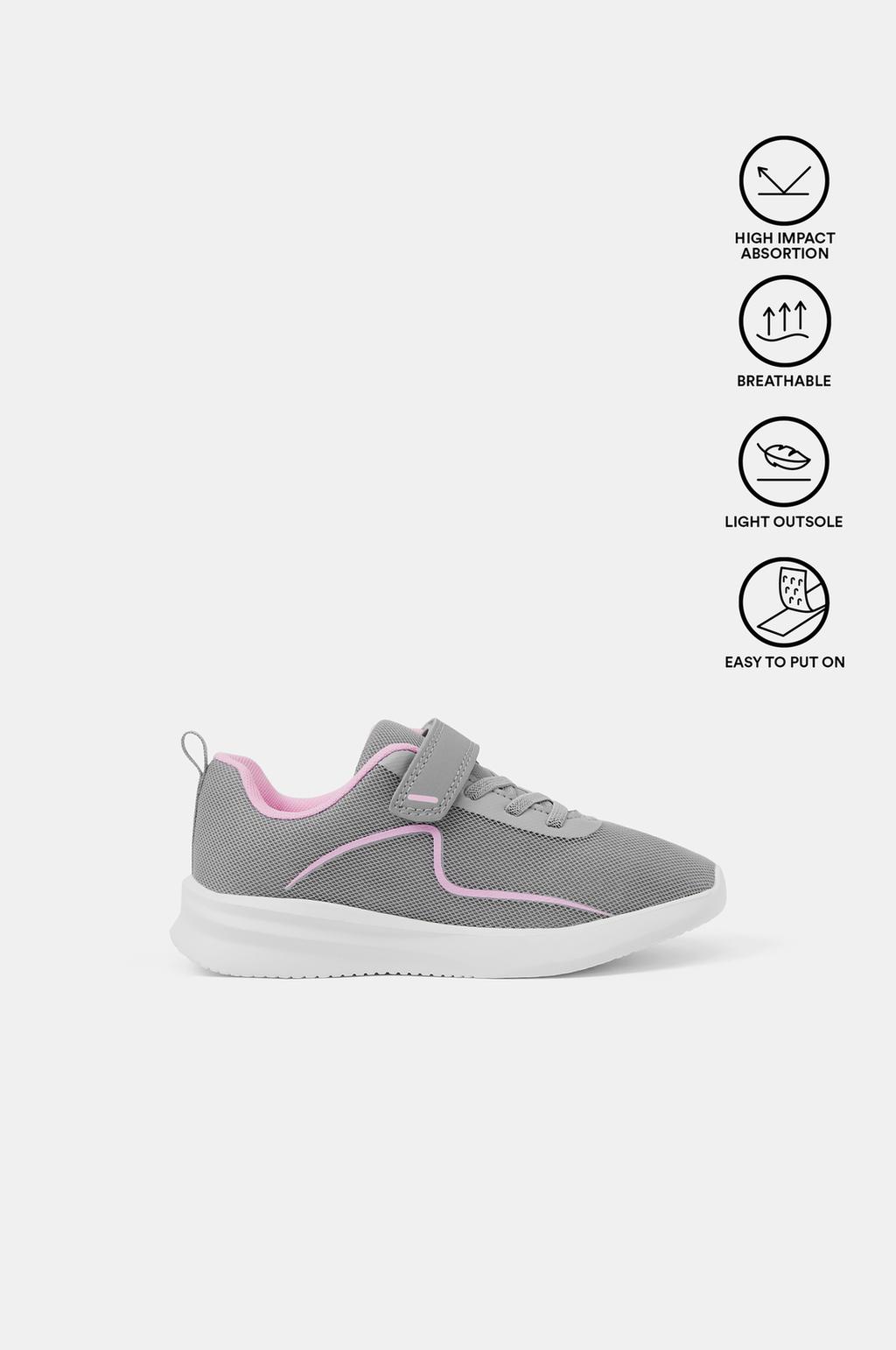 Minimalist sneakers