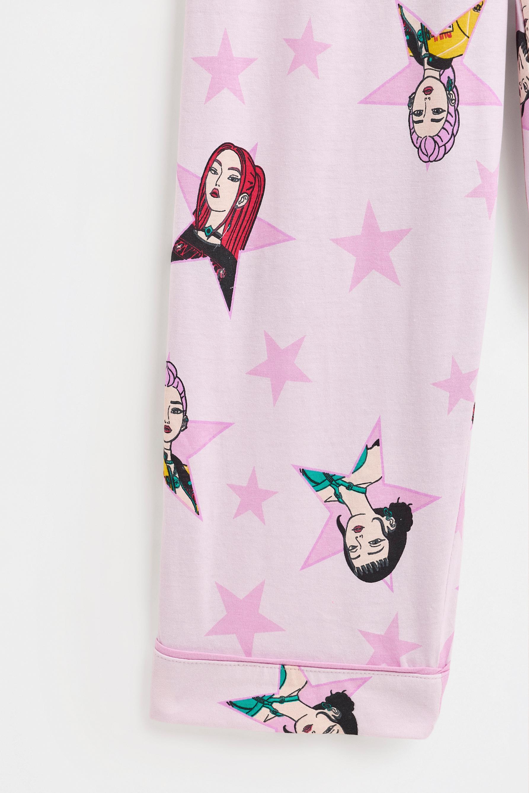Huntrix K-Pop Demon Hunters ™/© Netflix long pyjamas with sleep mask — PALE LILAC