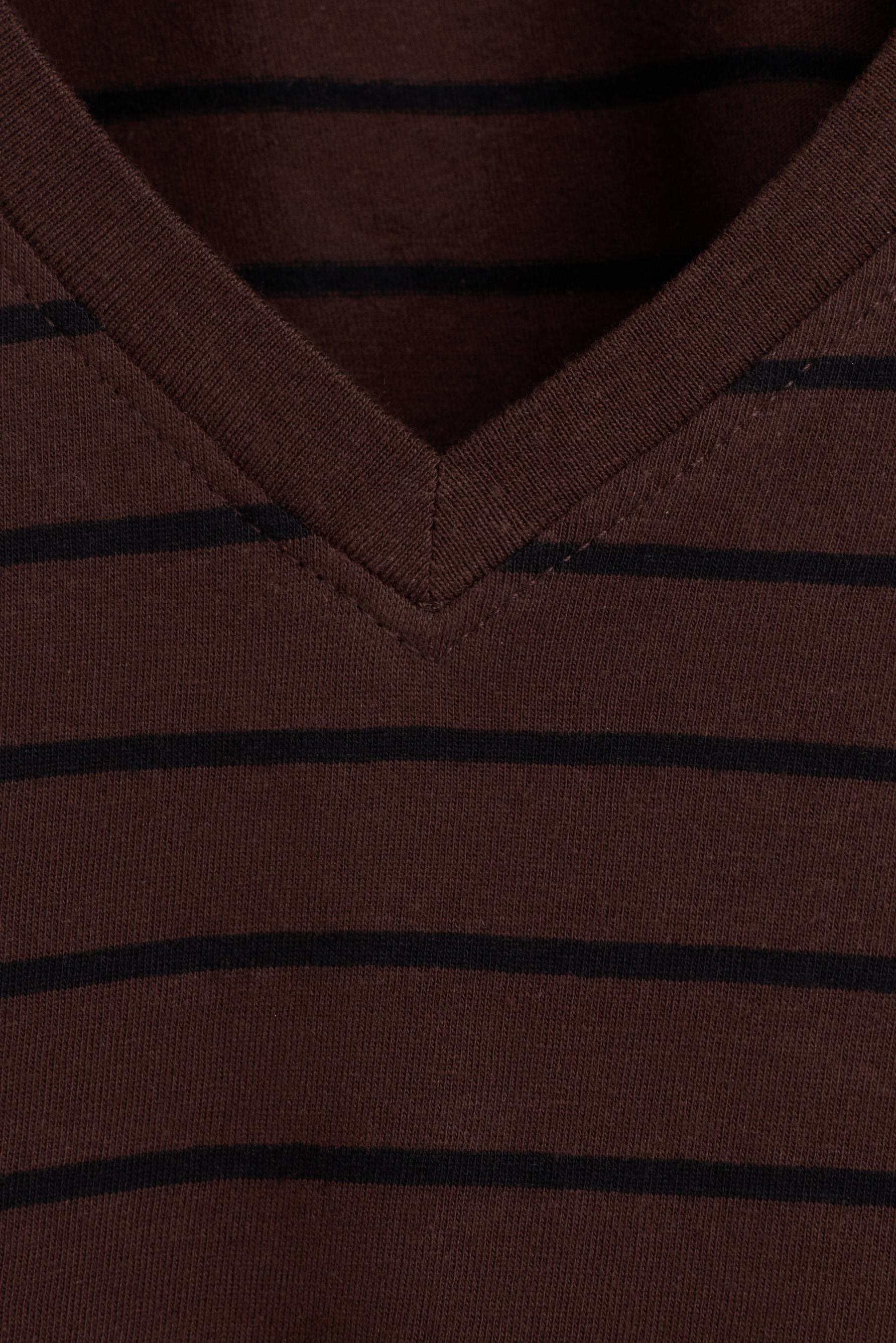 Basic V-neck T-shirt — BLACK-BROWN