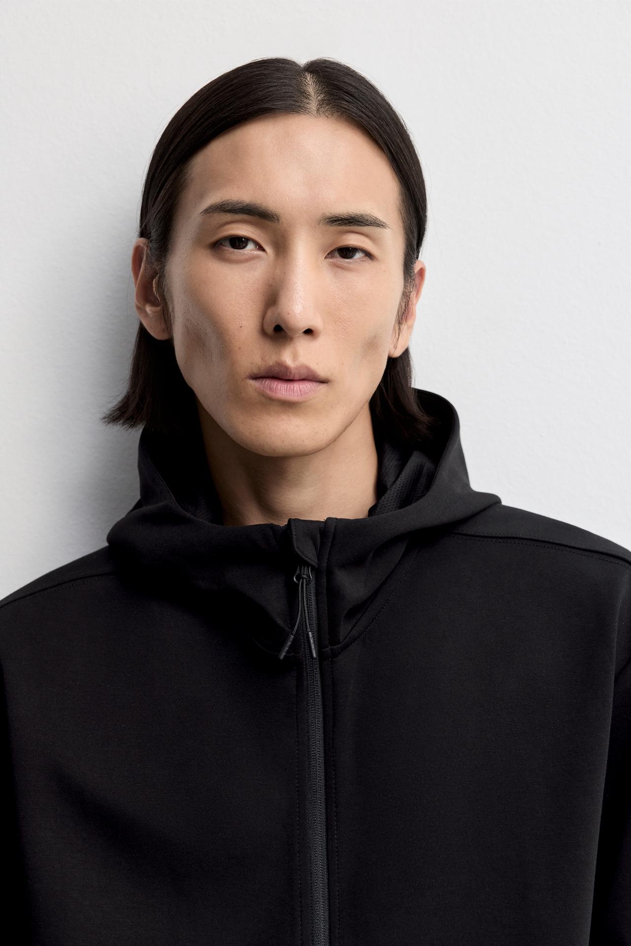 Interlock zip hoodie — BLACK