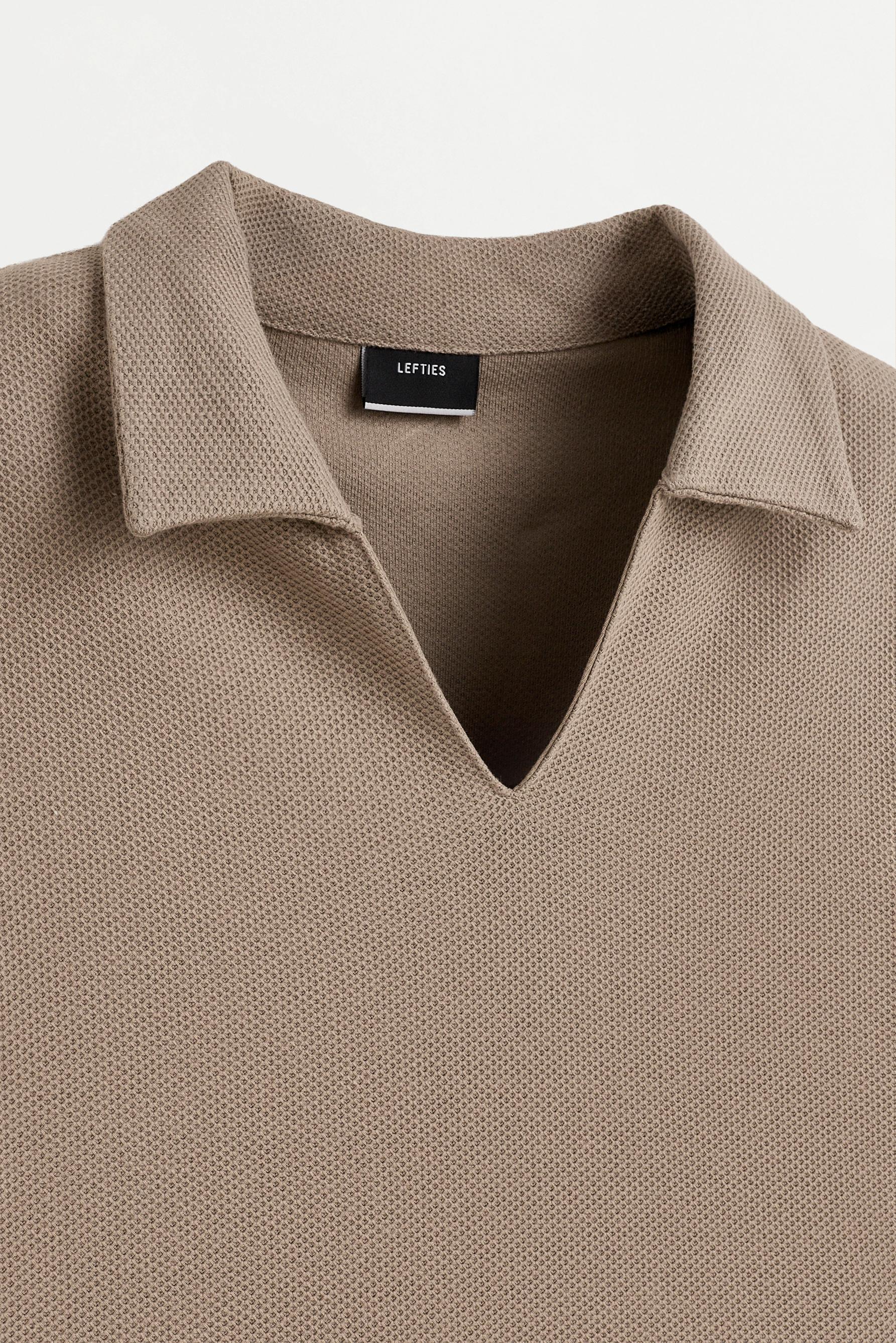 Textured V-neck polo shirt — CAMEL