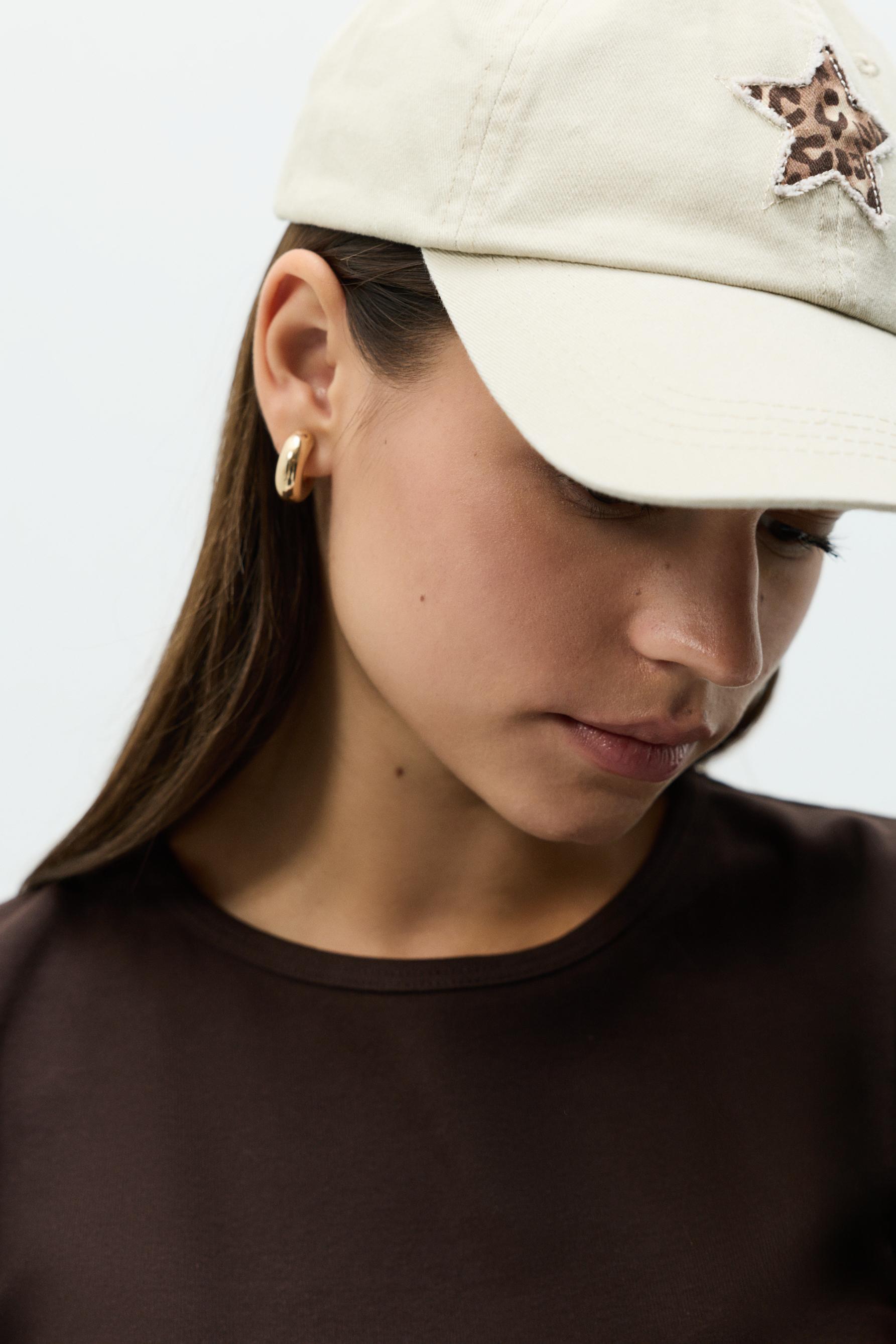 Star patch cap — ECRU/BEIGE