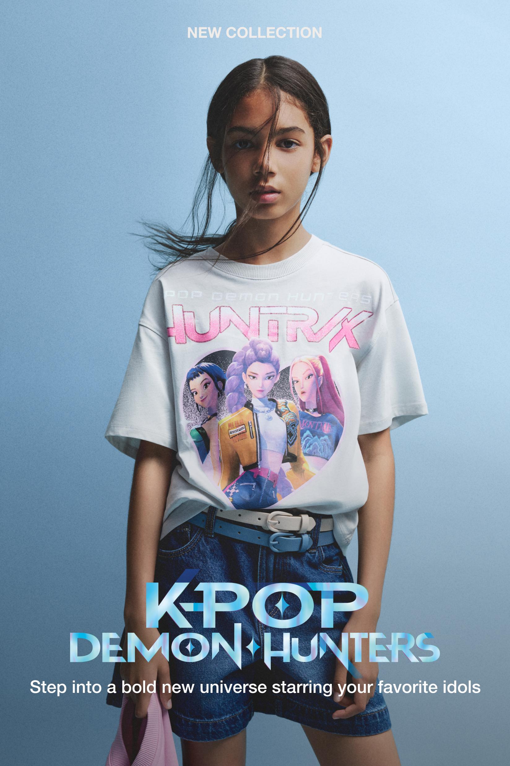 Huntrix K-Pop Demon Hunters ™/© Netflix T-shirt — GREY