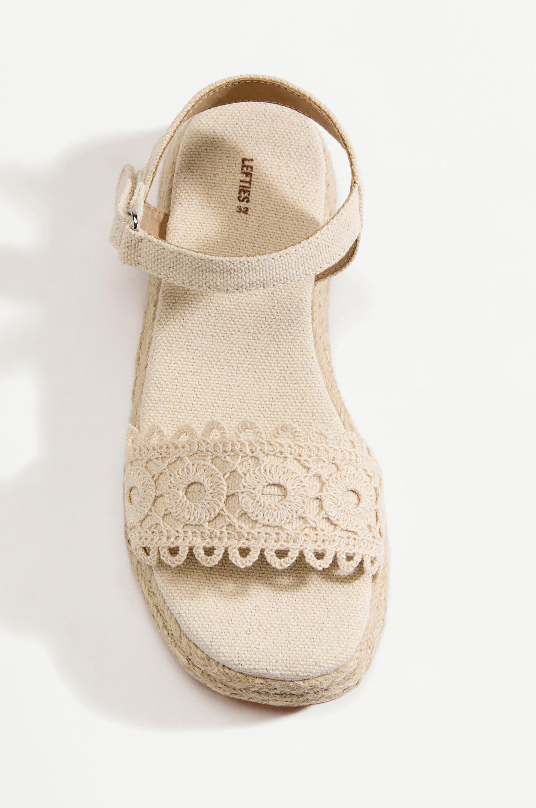 Lace platform sandals — BEIGE