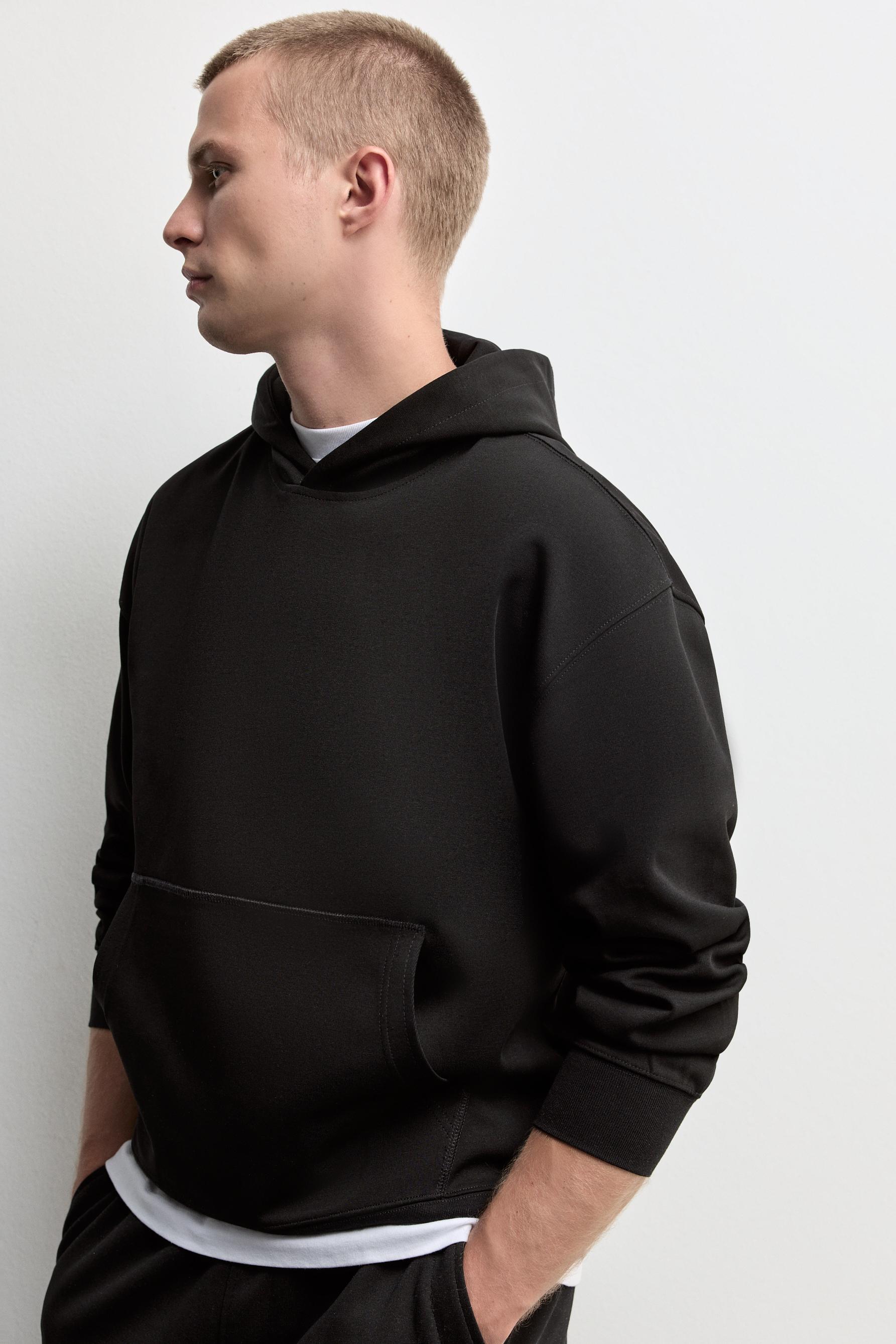 Interlock hoodie — BLACK