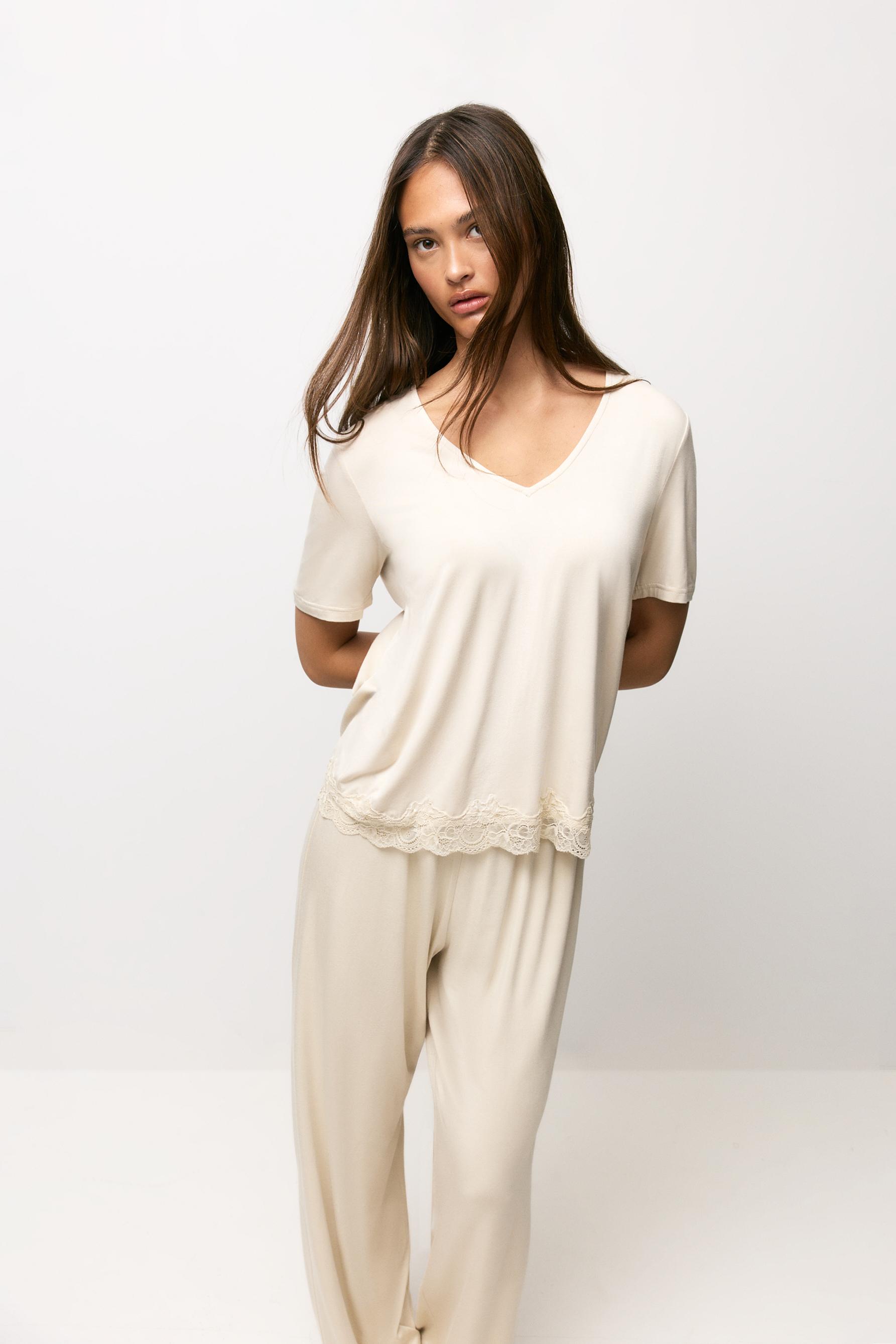 Flowing lace pyjamas — SAND