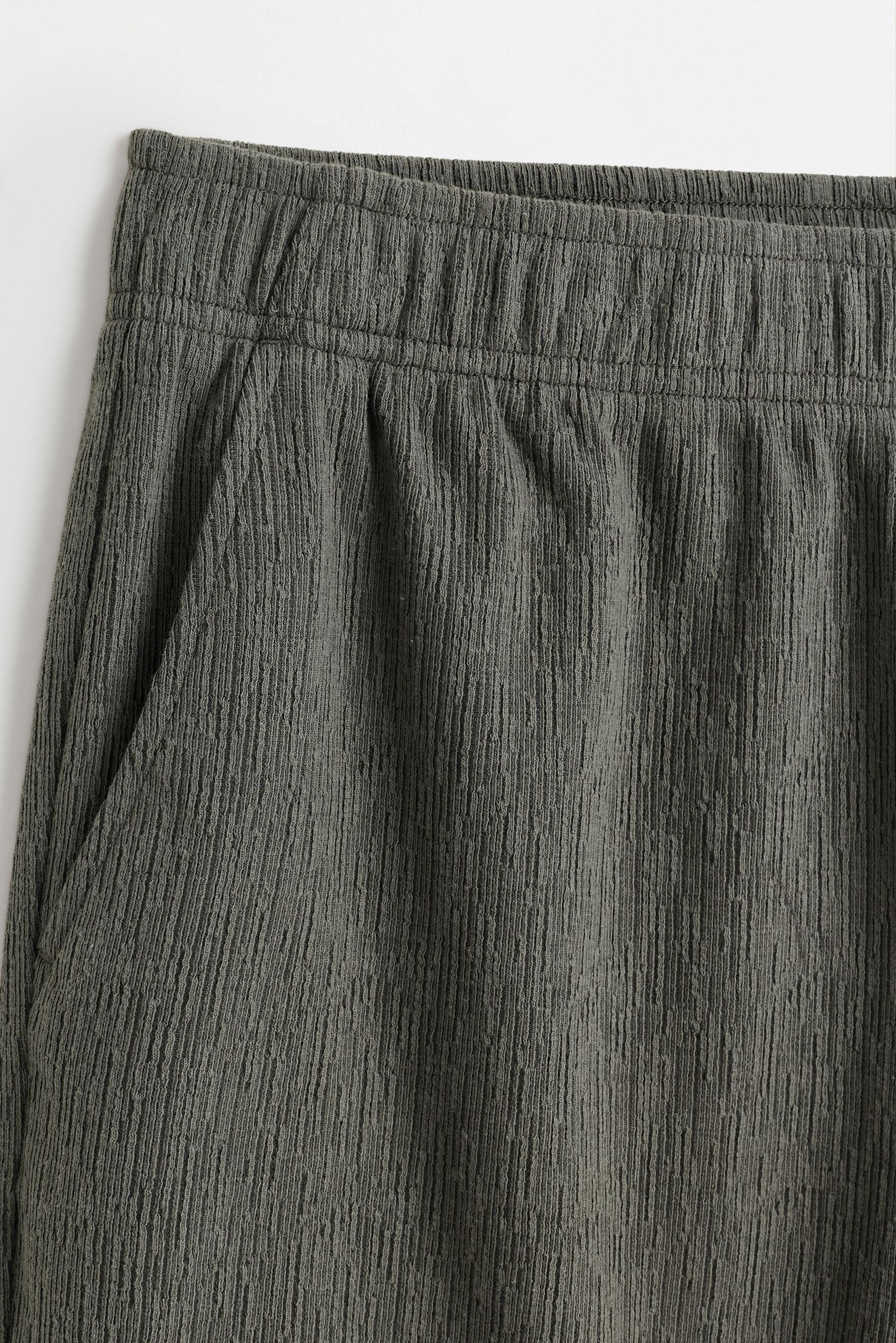 Rustic textured Bermuda shorts — MEDIUM GREEN