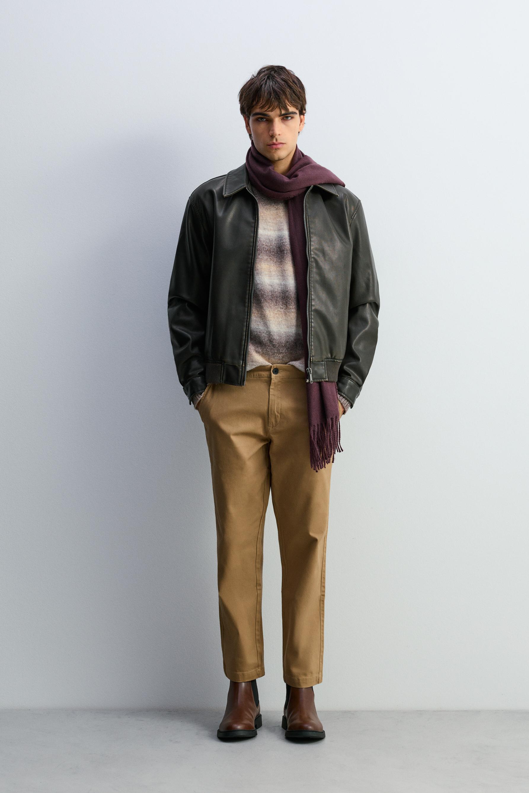 Pantalón slim estructura