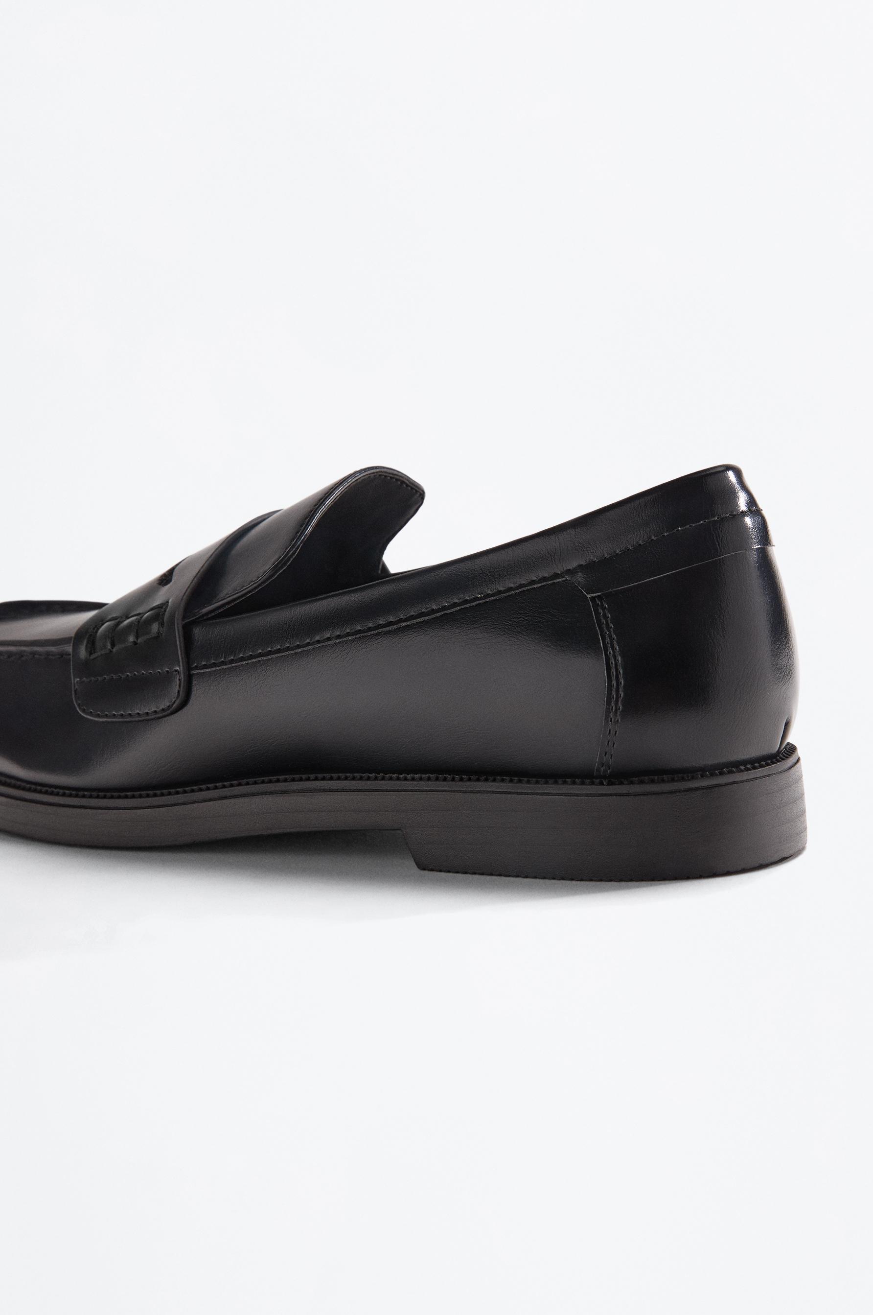 Loafer shoe — BLACK