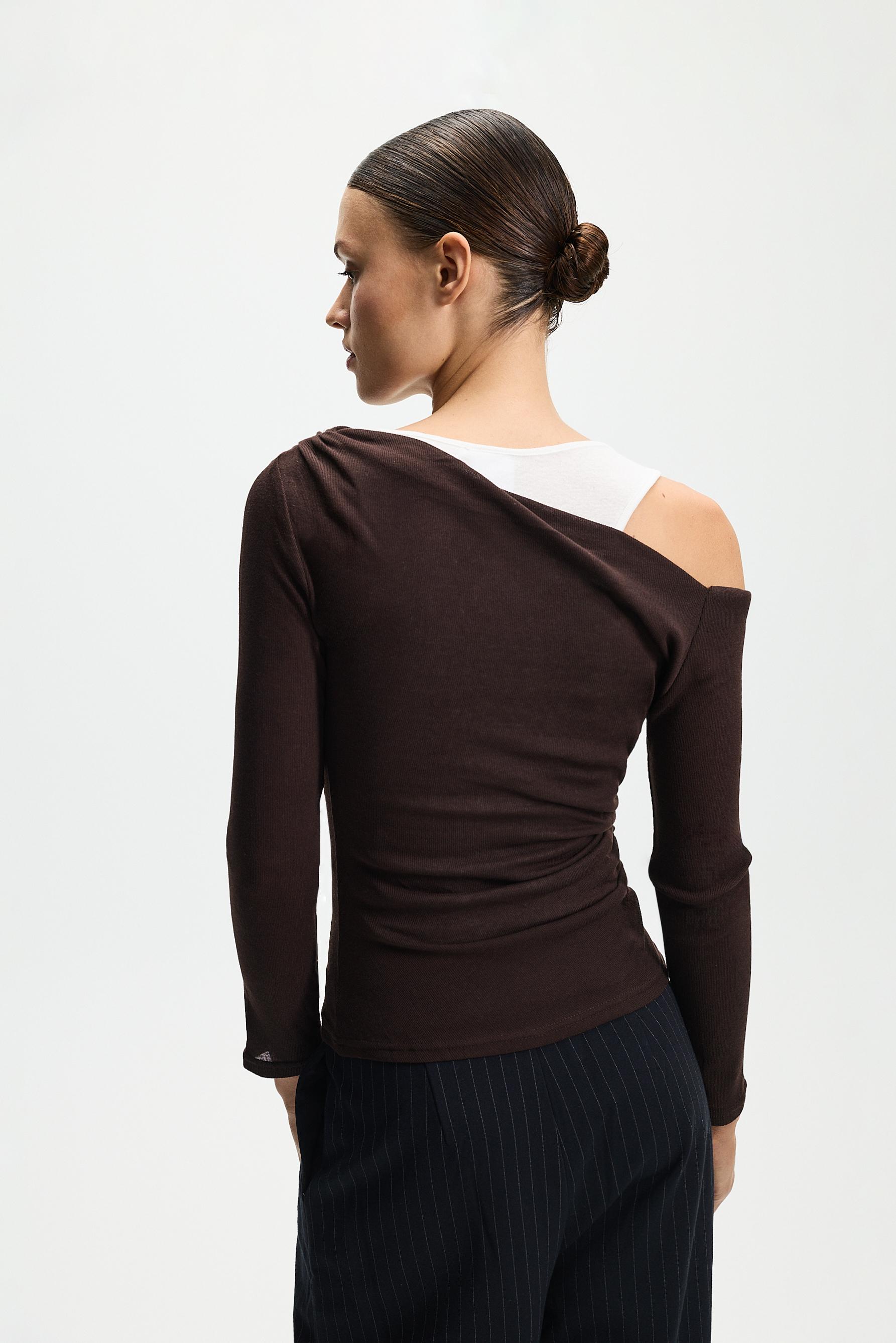 Asymmetric ribbed double T-shirt — CHOCOLATE