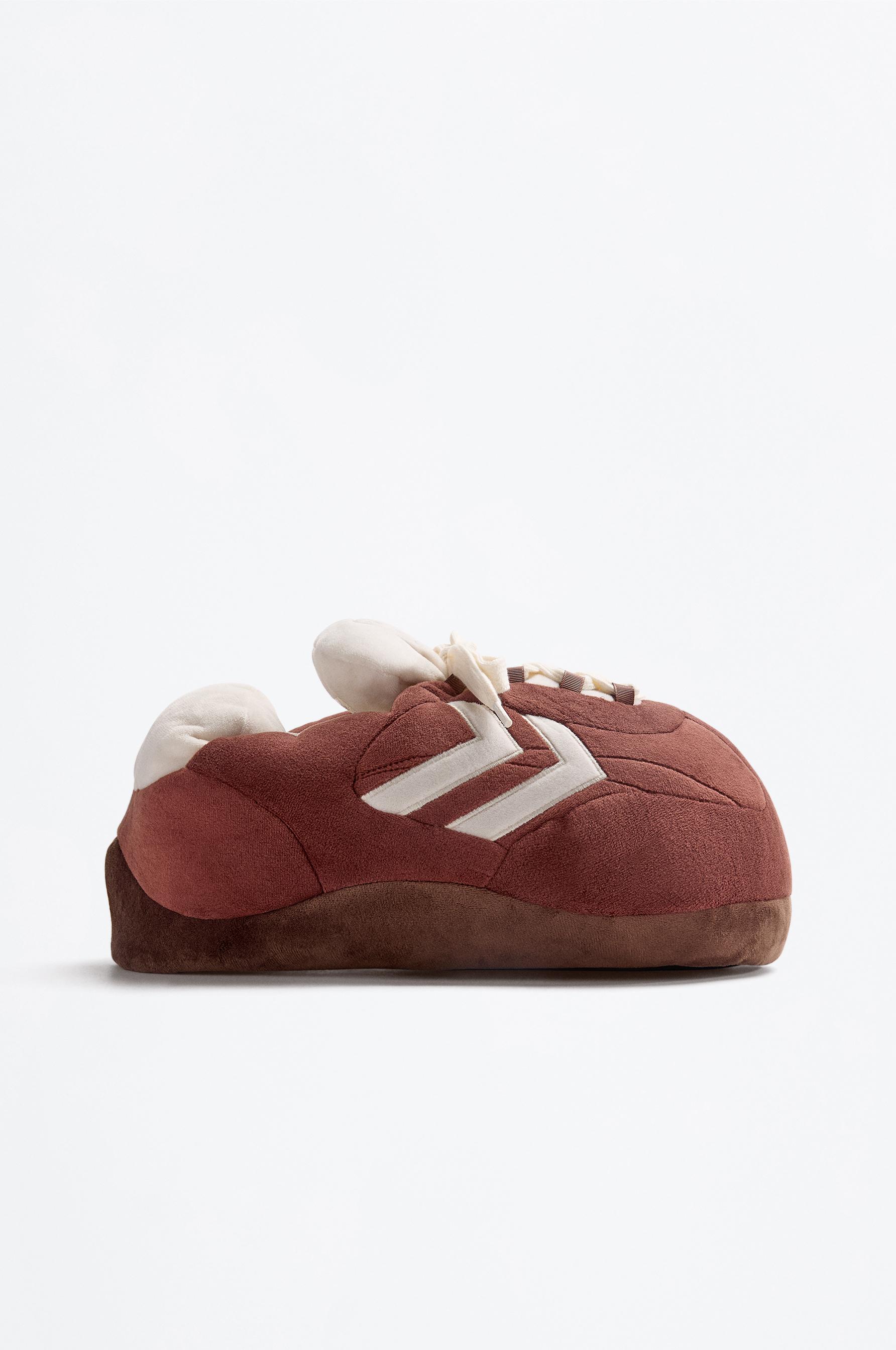 Zapatilla de casa volumen Hummel