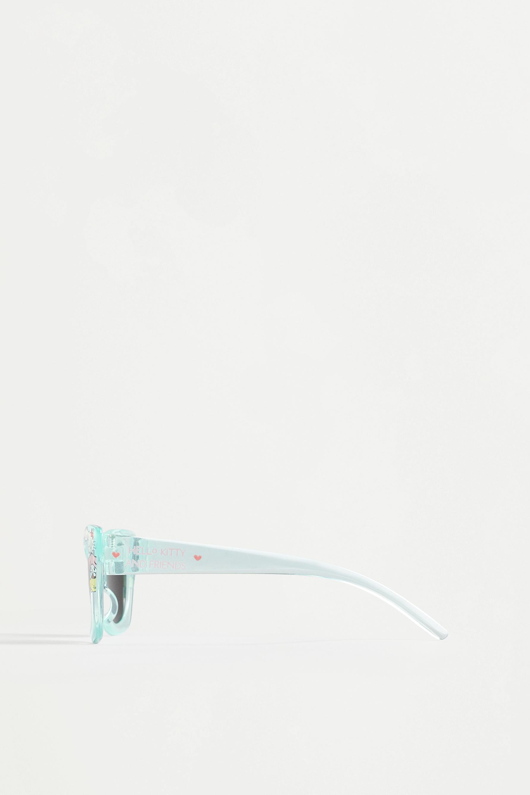 Hello Kitty ©SANRIO cat-eye sunglasses — SKY BLUE