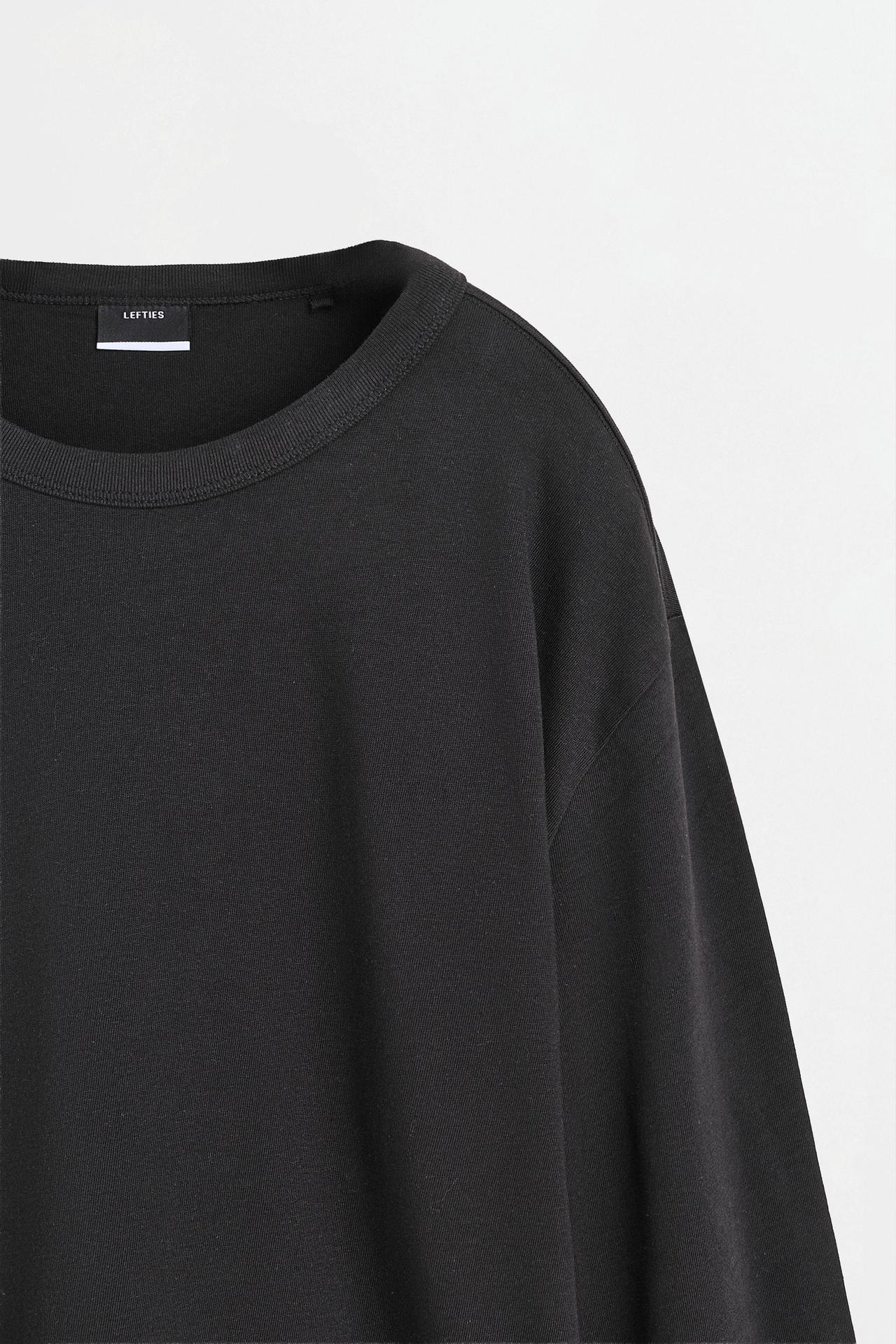Medium-weight jersey long sleeve T-shirt — BLACK