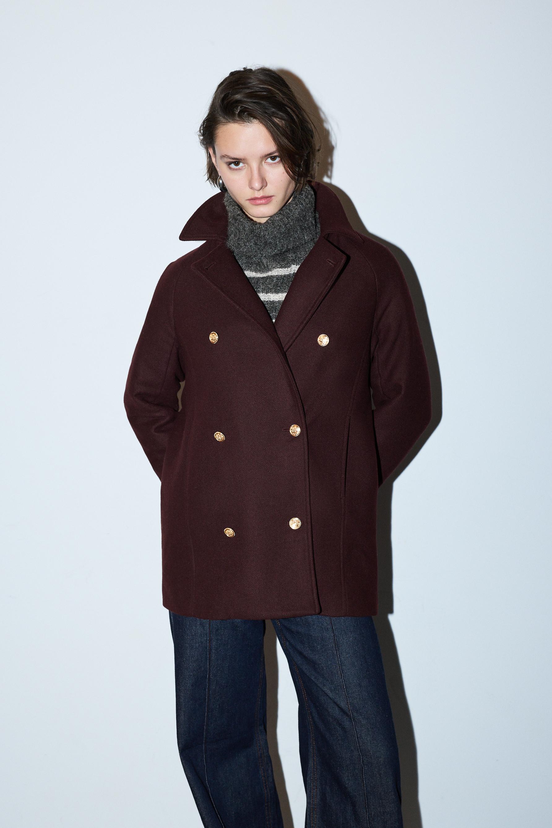 Abrigo corto paño botones dorados