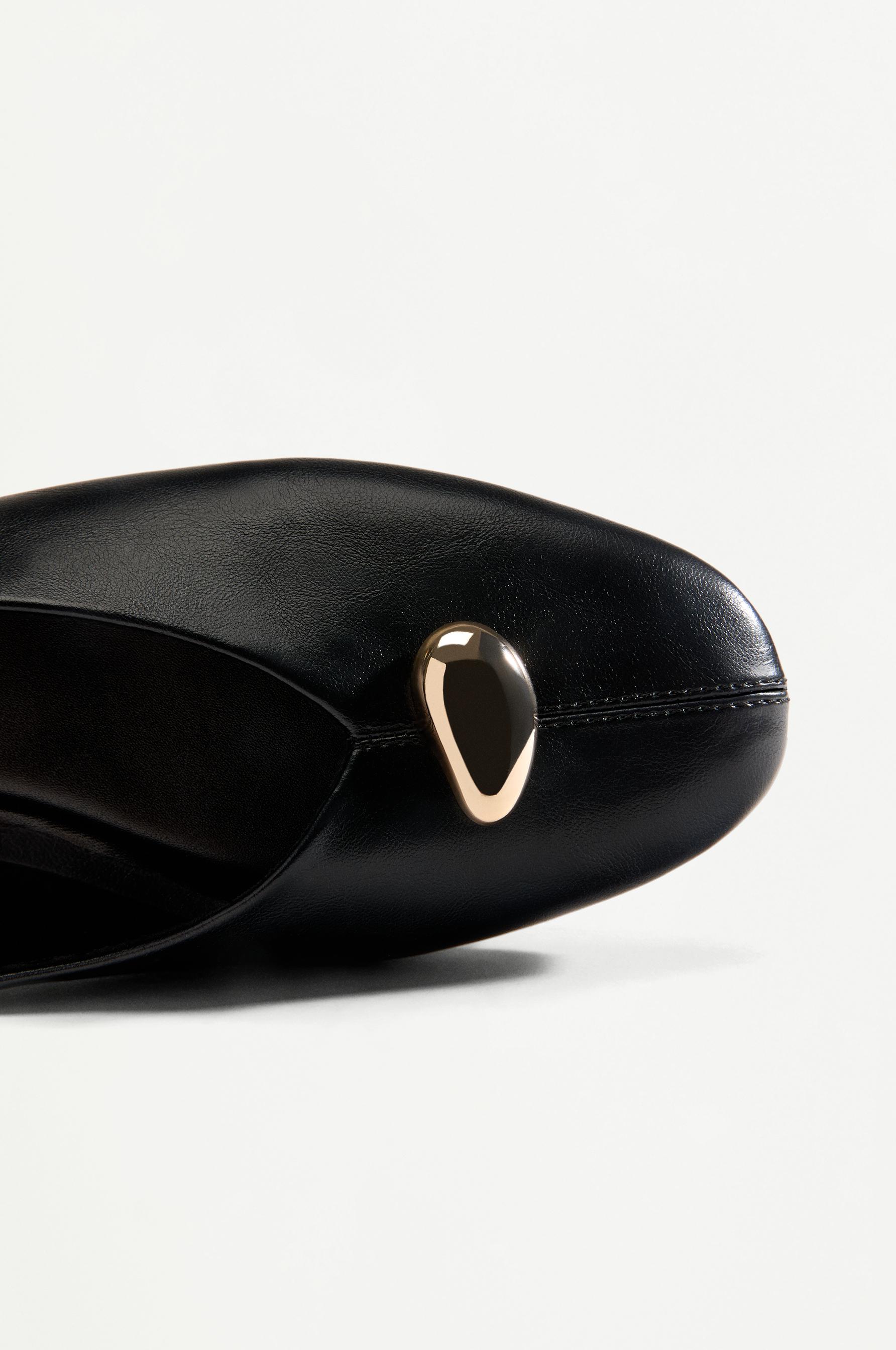 Metal detail ballet flats — BLACK