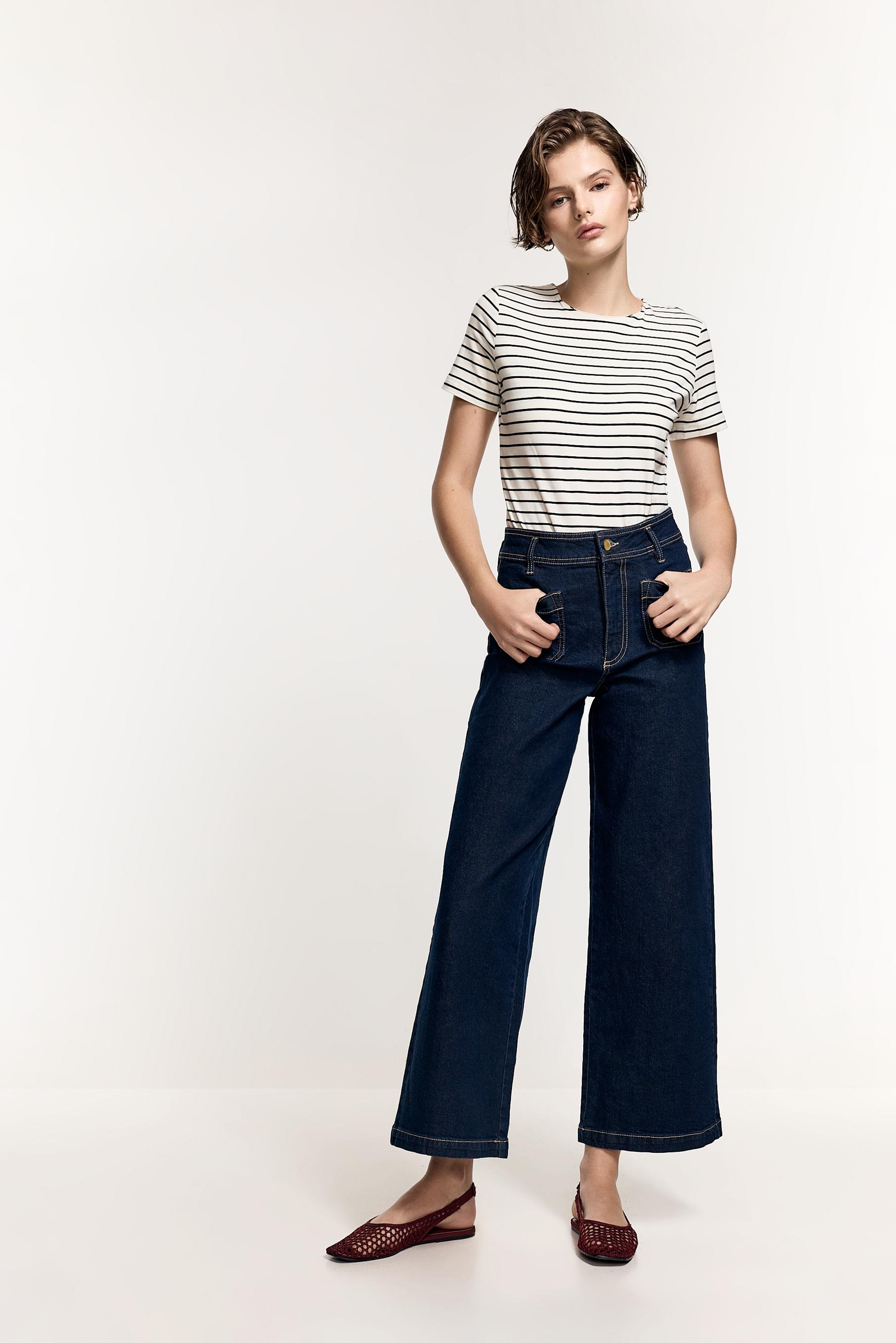 Round neck T-shirt — STRIPED