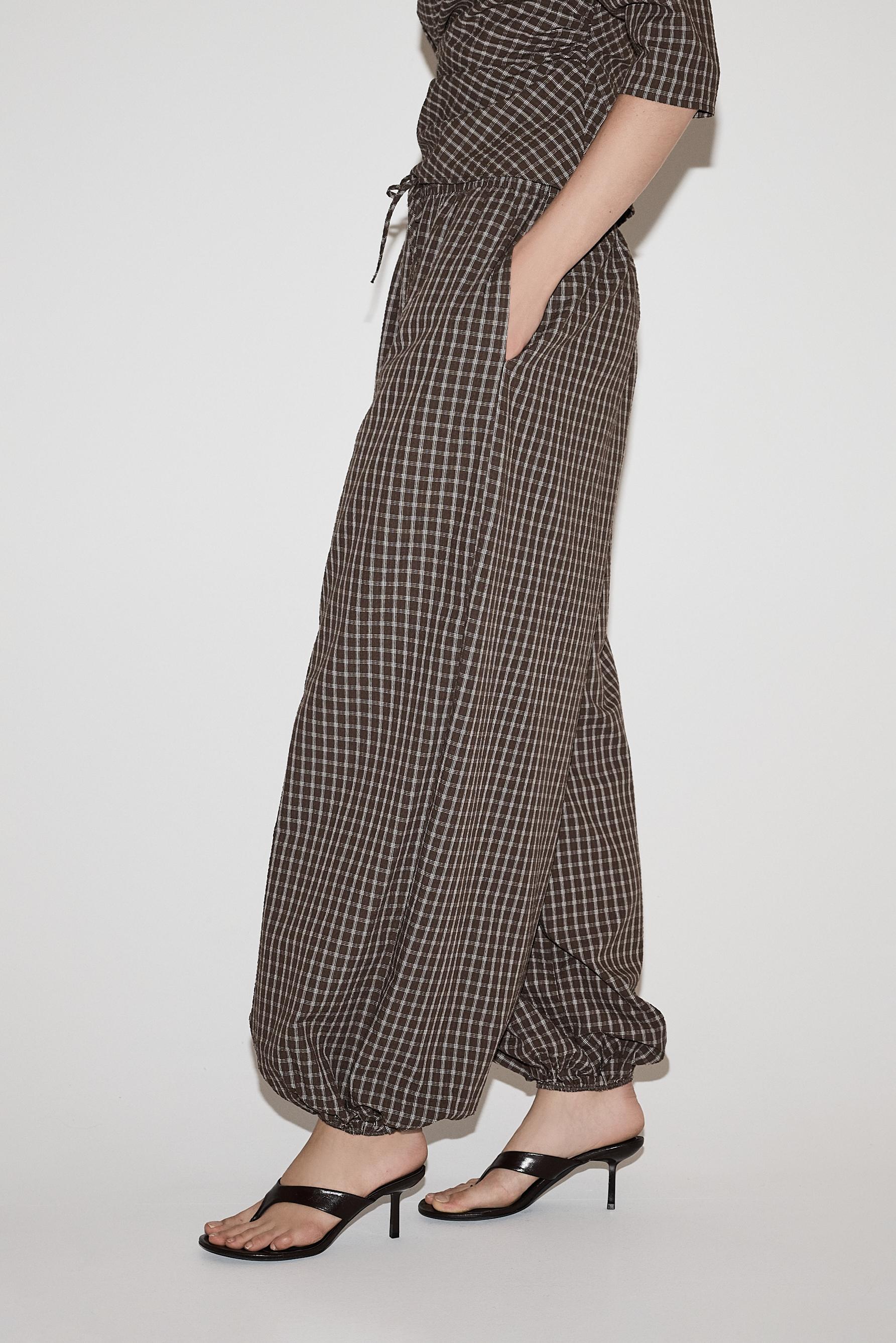 Check balloon trousers — BROWN