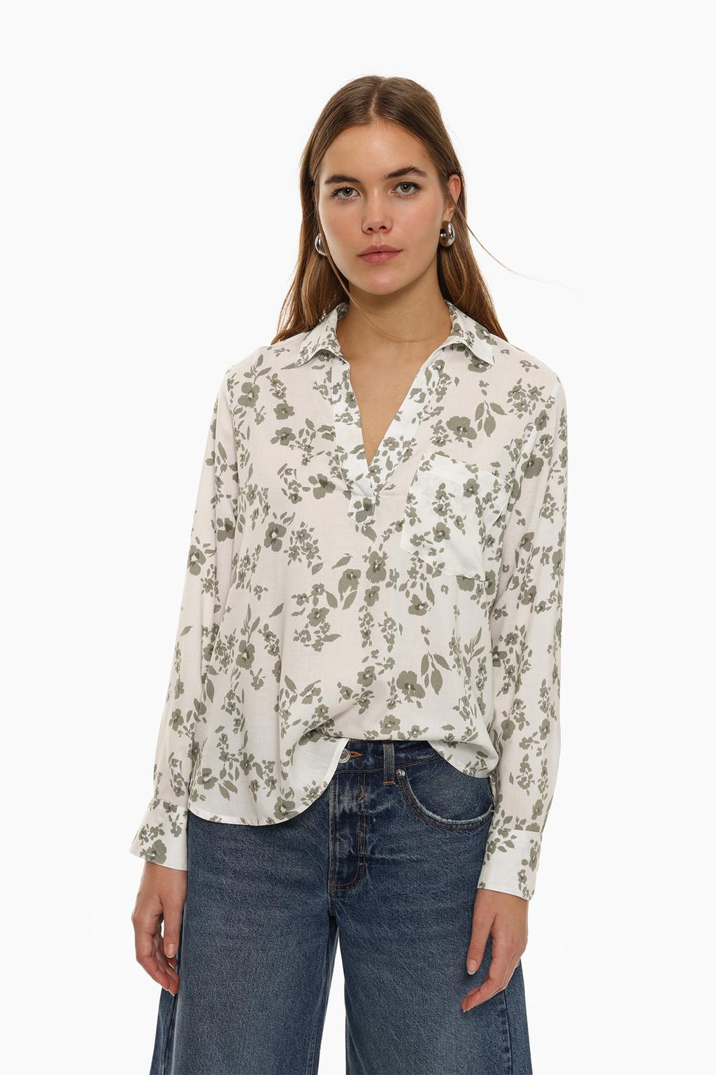 Flowing button-neck shirt