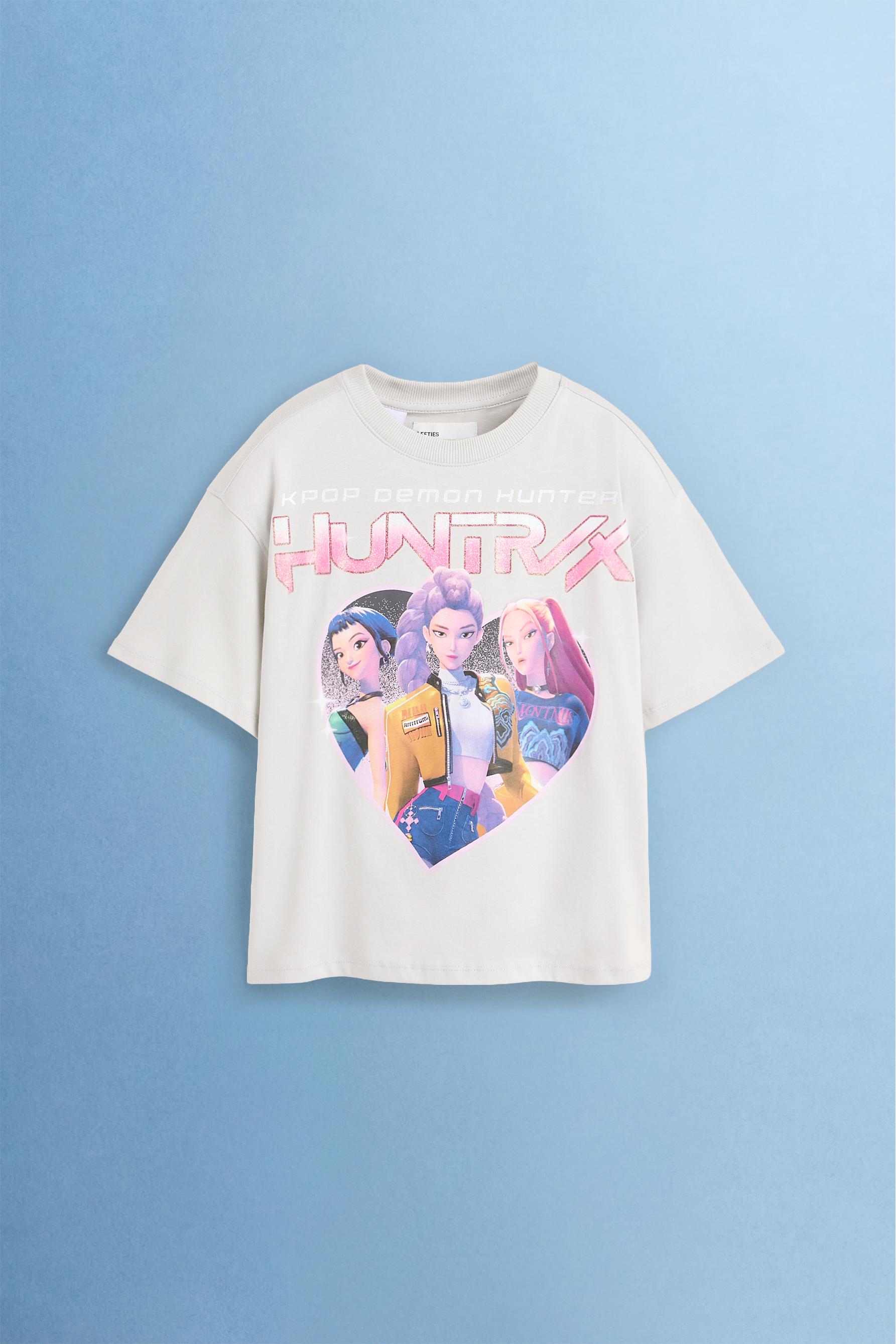 Huntrix K-Pop Demon Hunters ™/© Netflix T-shirt — GREY
