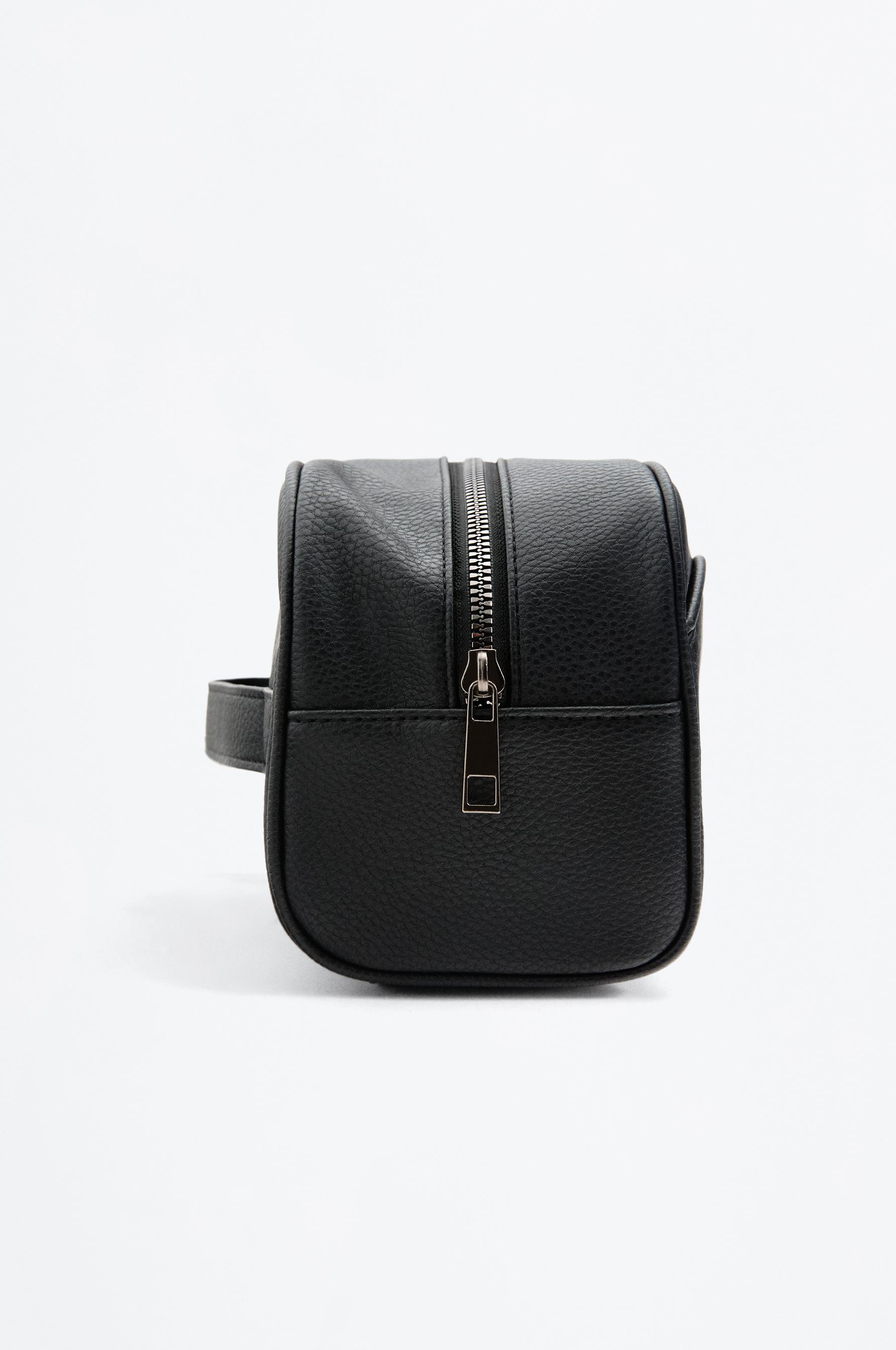 Minimal toiletry bag — BLACK