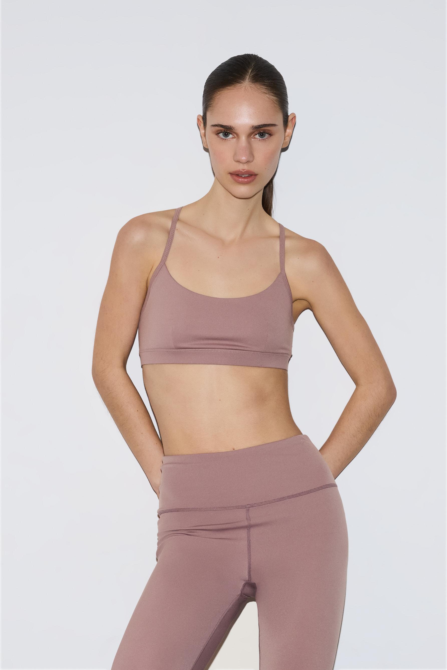 Top deportivo detalle trasero