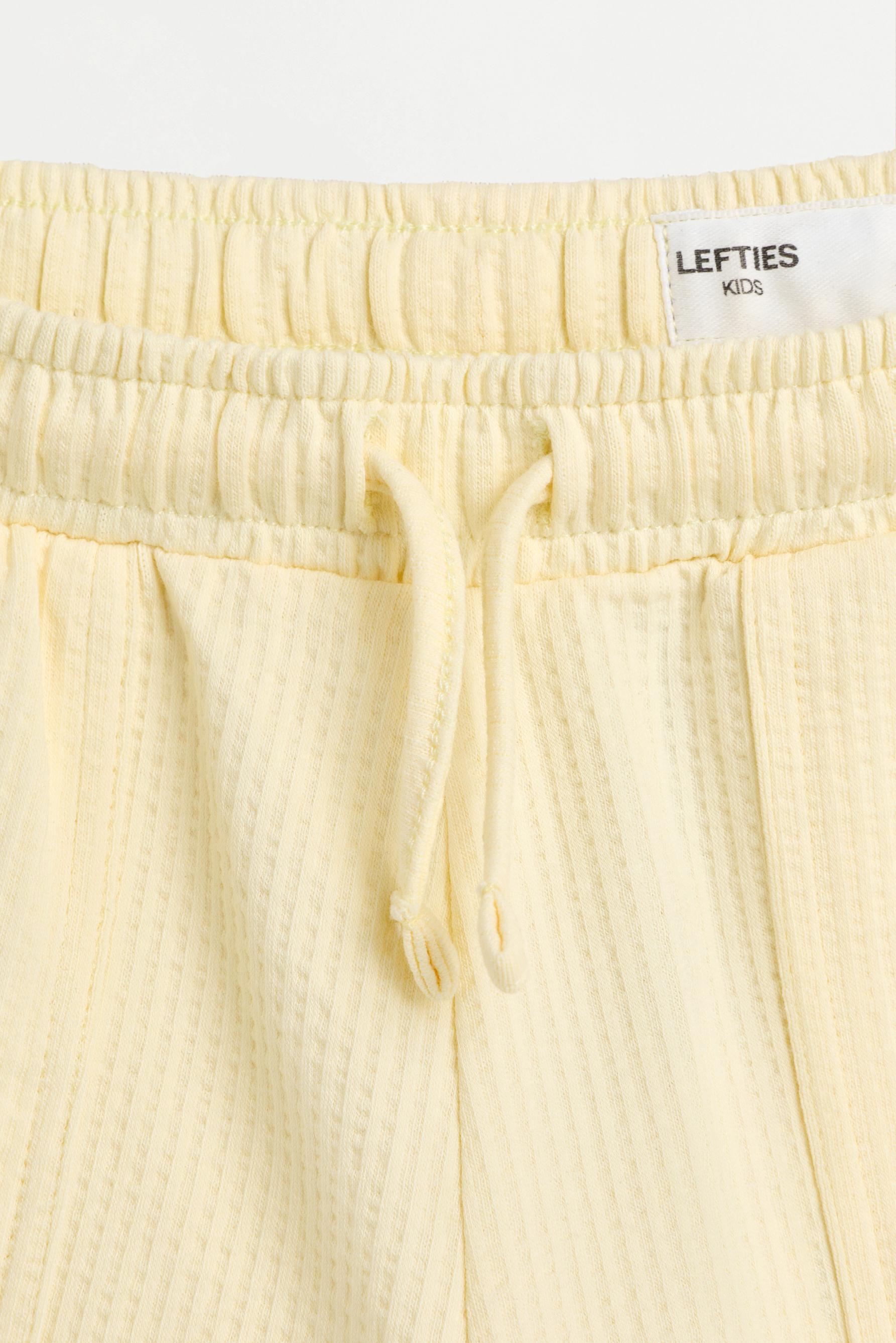 Seersucker shorts — YELLOW